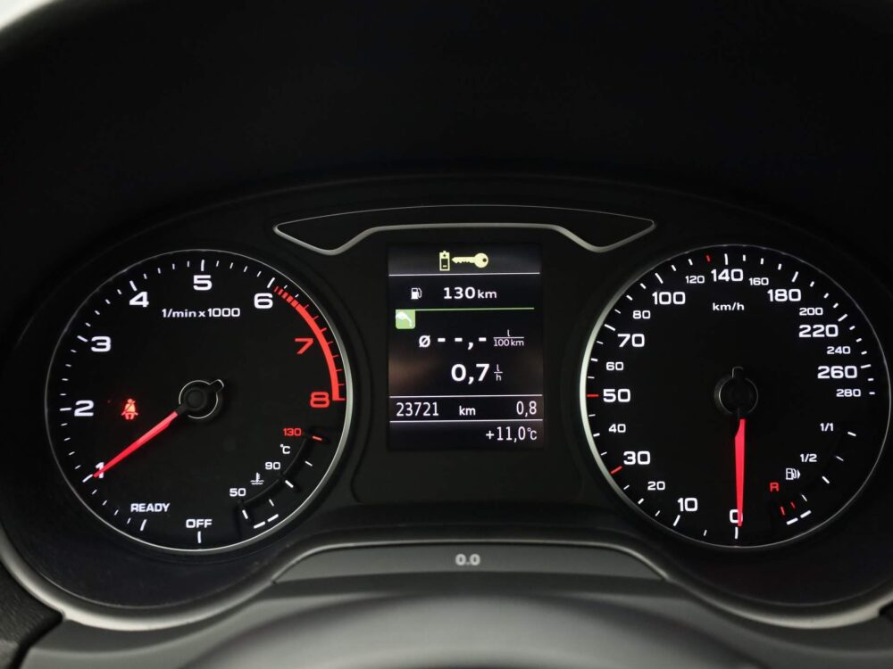 Audi A3 Sportback 30 TFSI/116PK Pro Line · Navigatie · Parkeersensoren · Xenon