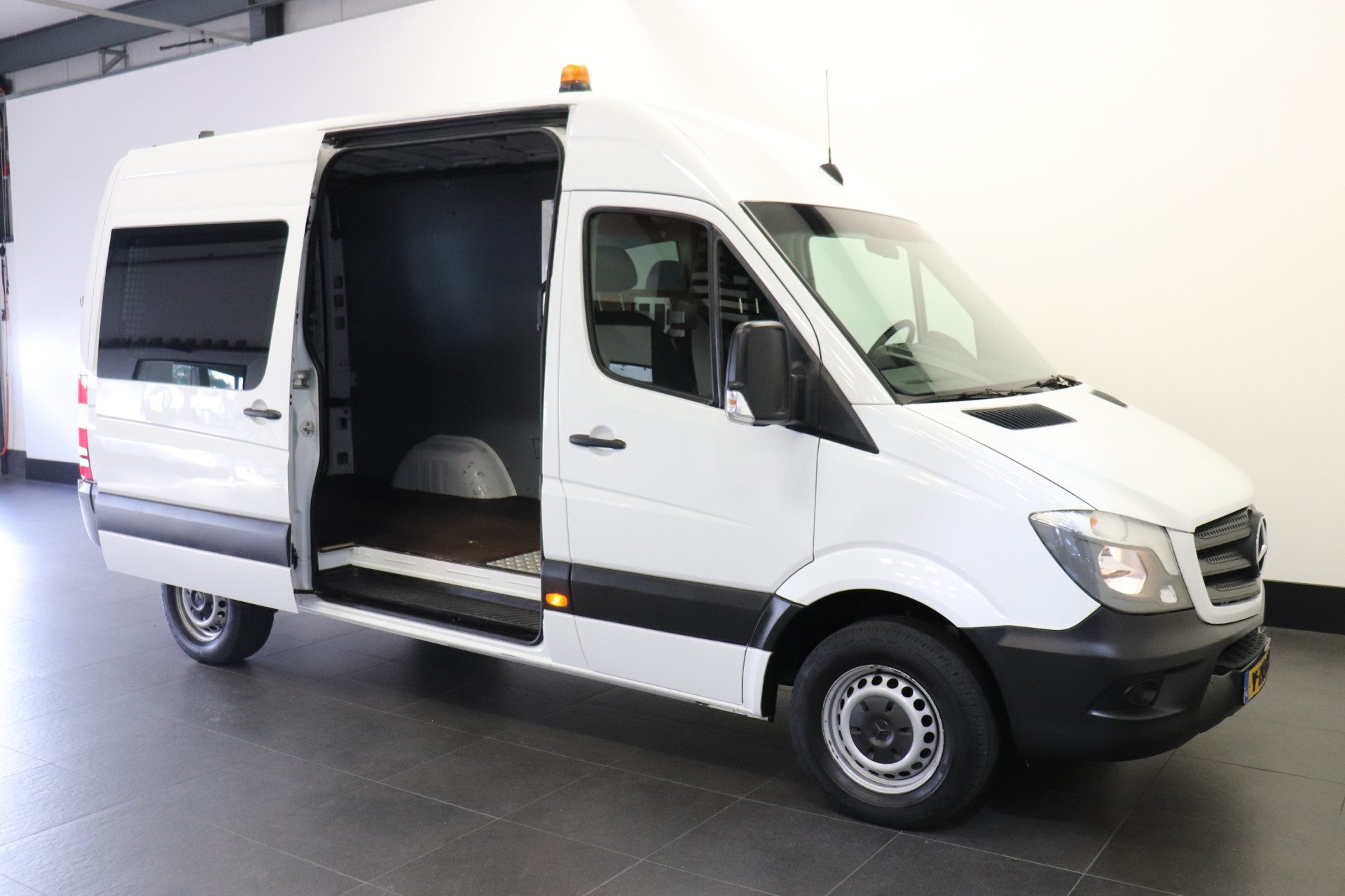 Mercedes-Benz Sprinter 314 2.2 CDI Automaat L2H2 EURO 6 – Airco – Cruise – Camera – € 17.950,- Excl.