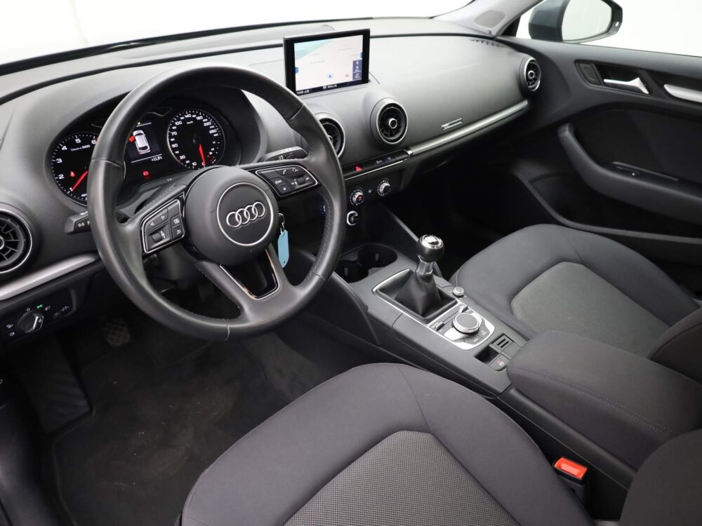 Audi A3 Sportback 30 TFSI/116PK Pro Line · Navigatie · Parkeersensoren · Xenon