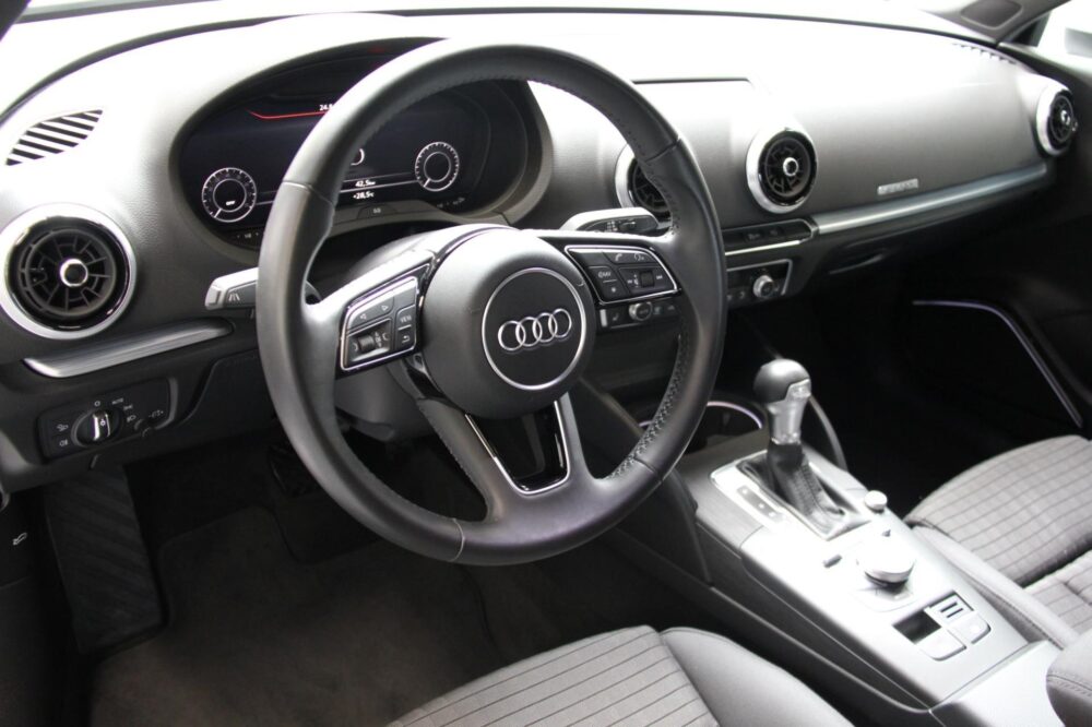 Audi A3 Sportback 40 e-tron Advance Sport I incl. € 850,00 AFL.KOSTEN + BOVAG GARANTIE