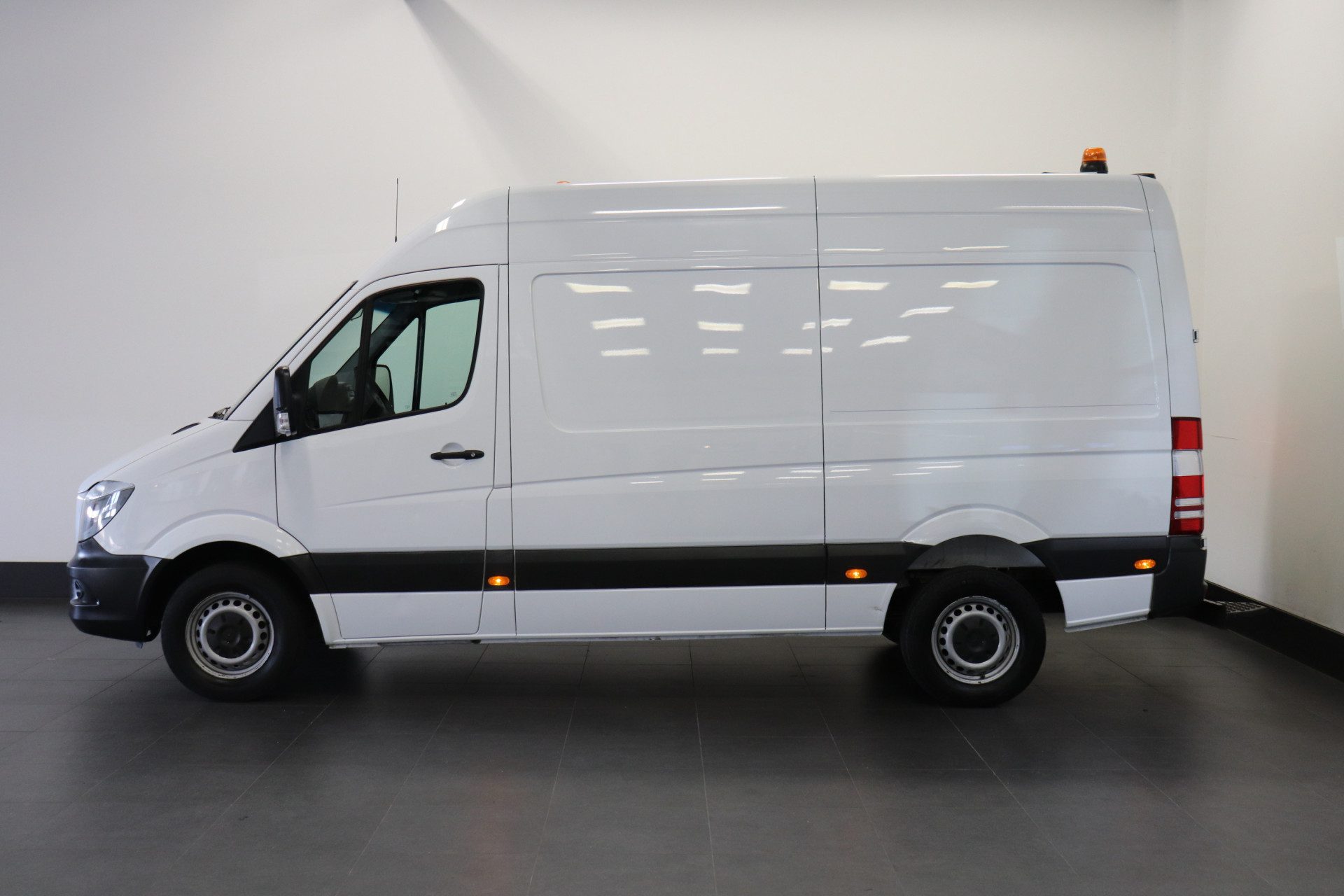 Mercedes-Benz Sprinter 314 2.2 CDI Automaat L2H2 EURO 6 – Airco – Cruise – Camera – € 17.950,- Excl.