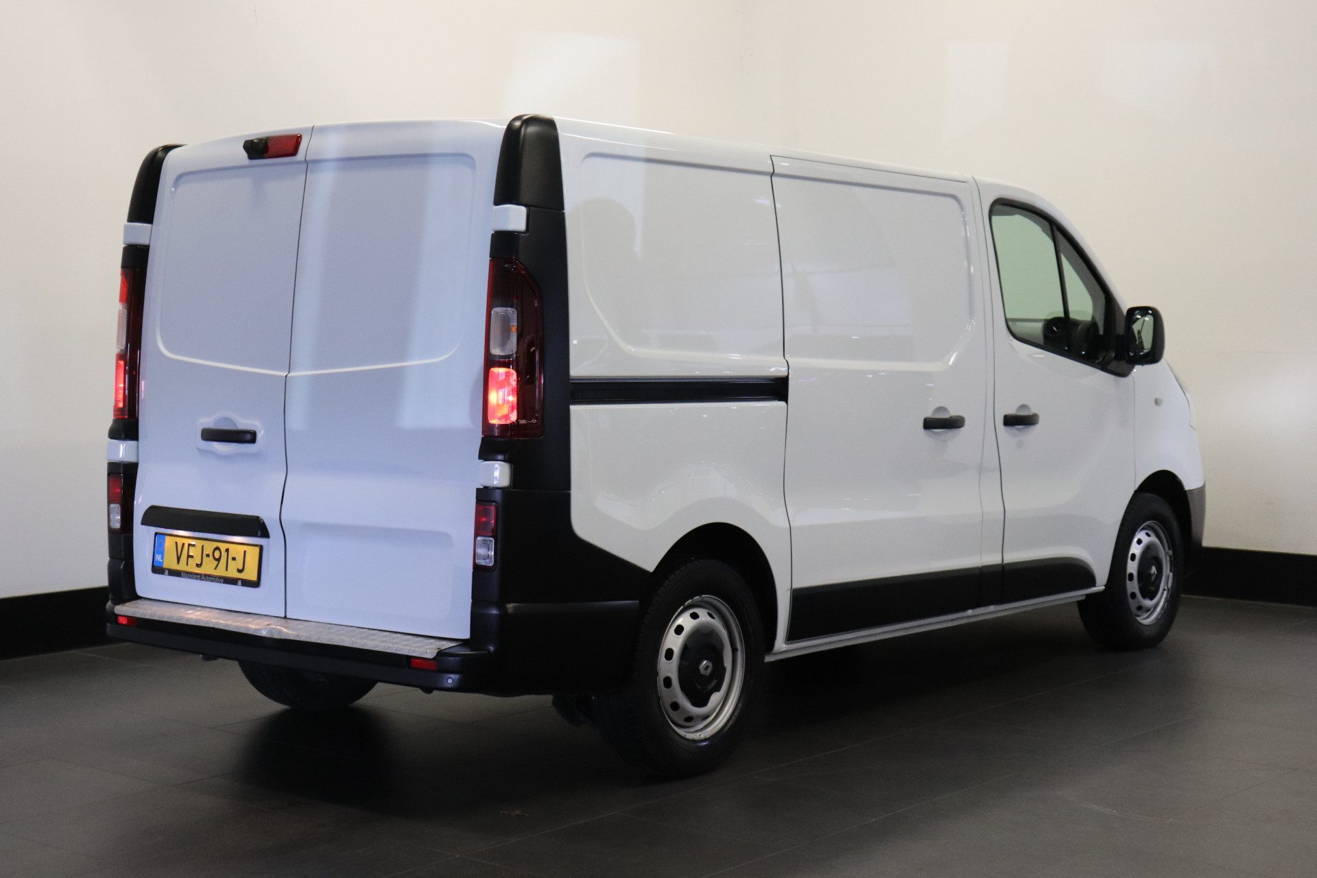 Renault Trafic 2.0 dCi 145PK EURO 6 Dubbele schuifdeur – Airco – Navi – Cruise – € 14.900,- Excl.