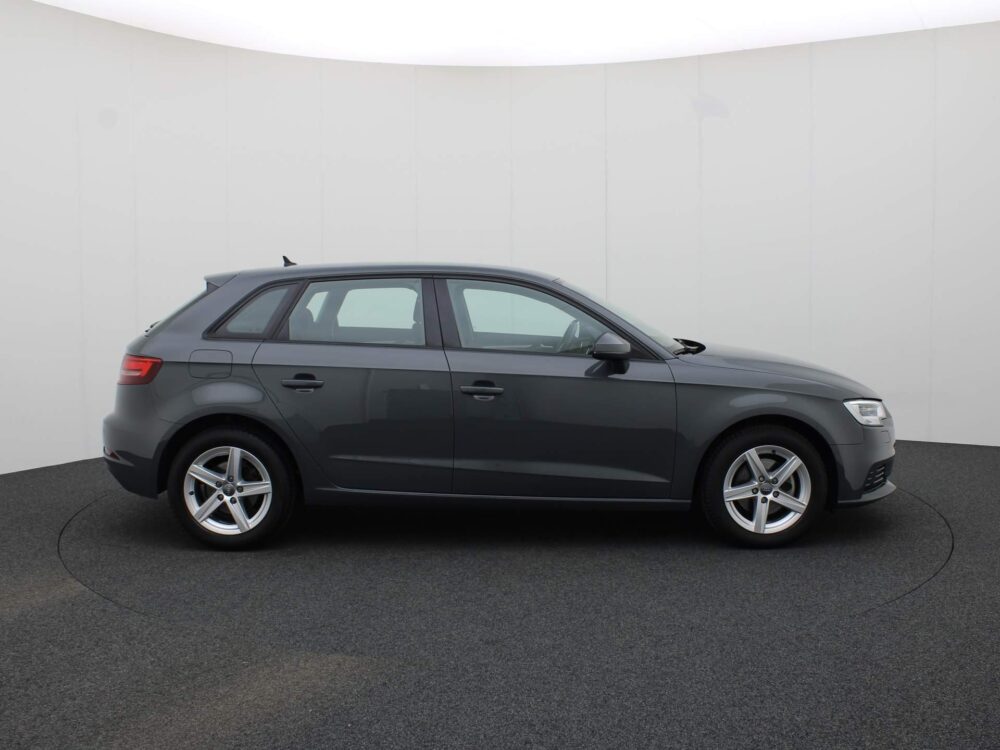 Audi A3 Sportback 30 TFSI/116PK Pro Line · Navigatie · Parkeersensoren · Xenon