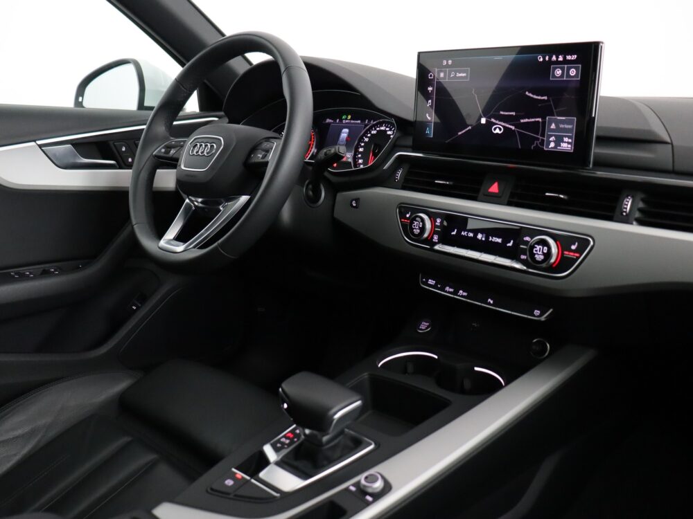 Audi A4 Avant 40 TFSI S edition Competition (S-Line / Panodak / Vol Leder / Adap Cruise / Digi dash / Led / Sportstoelen / Camera /  Premium Kleur )