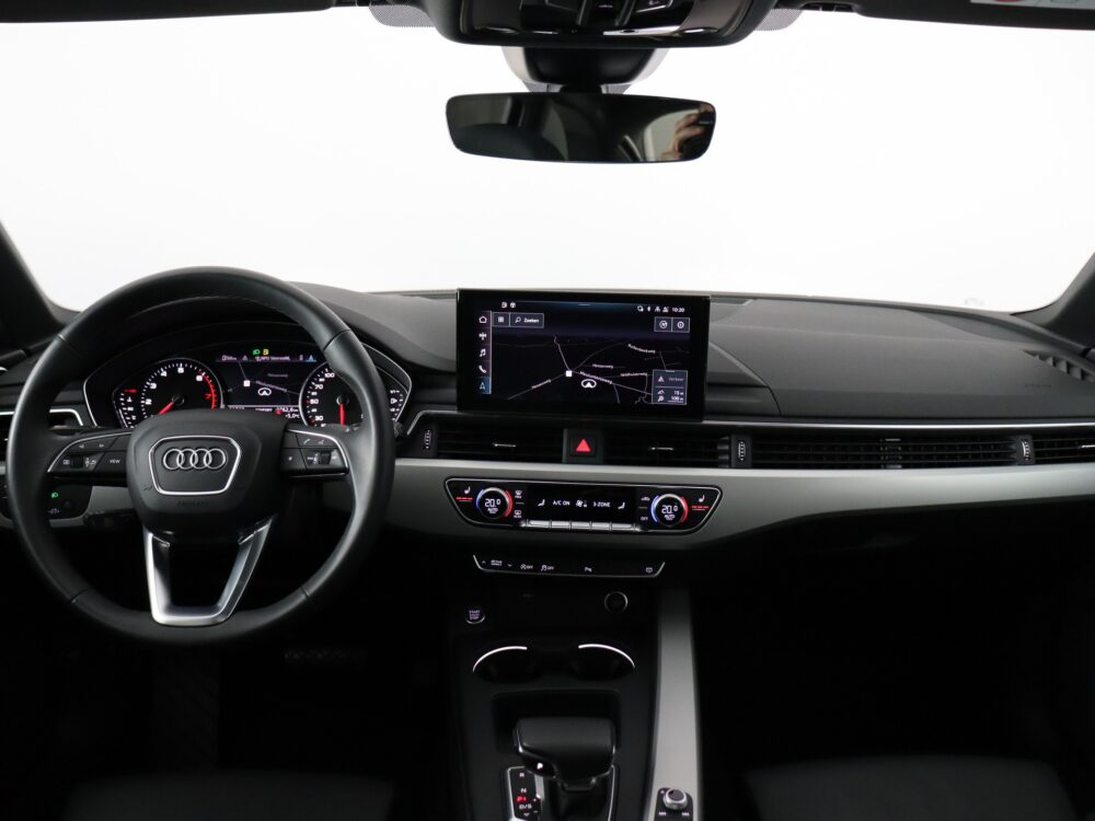 Audi A4 Avant 40 TFSI S edition Competition (S-Line / Panodak / Vol Leder / Adap Cruise / Digi dash / Led / Sportstoelen / Camera /  Premium Kleur )