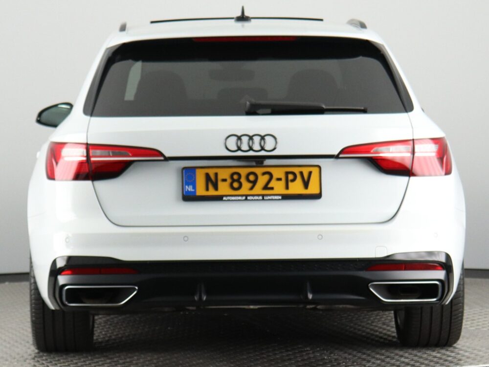 Audi A4 Avant 40 TFSI S edition Competition (S-Line / Panodak / Vol Leder / Adap Cruise / Digi dash / Led / Sportstoelen / Camera /  Premium Kleur )