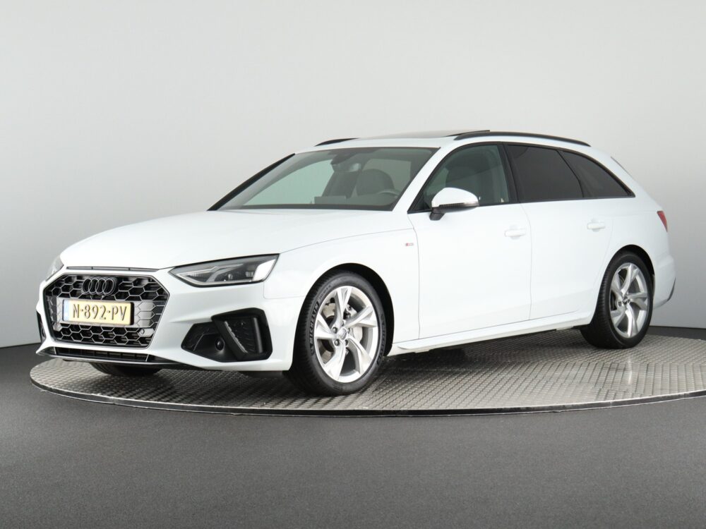 Audi A4 Avant 40 TFSI S edition Competition (S-Line / Panodak / Vol Leder / Adap Cruise / Digi dash / Led / Sportstoelen / Camera /  Premium Kleur )