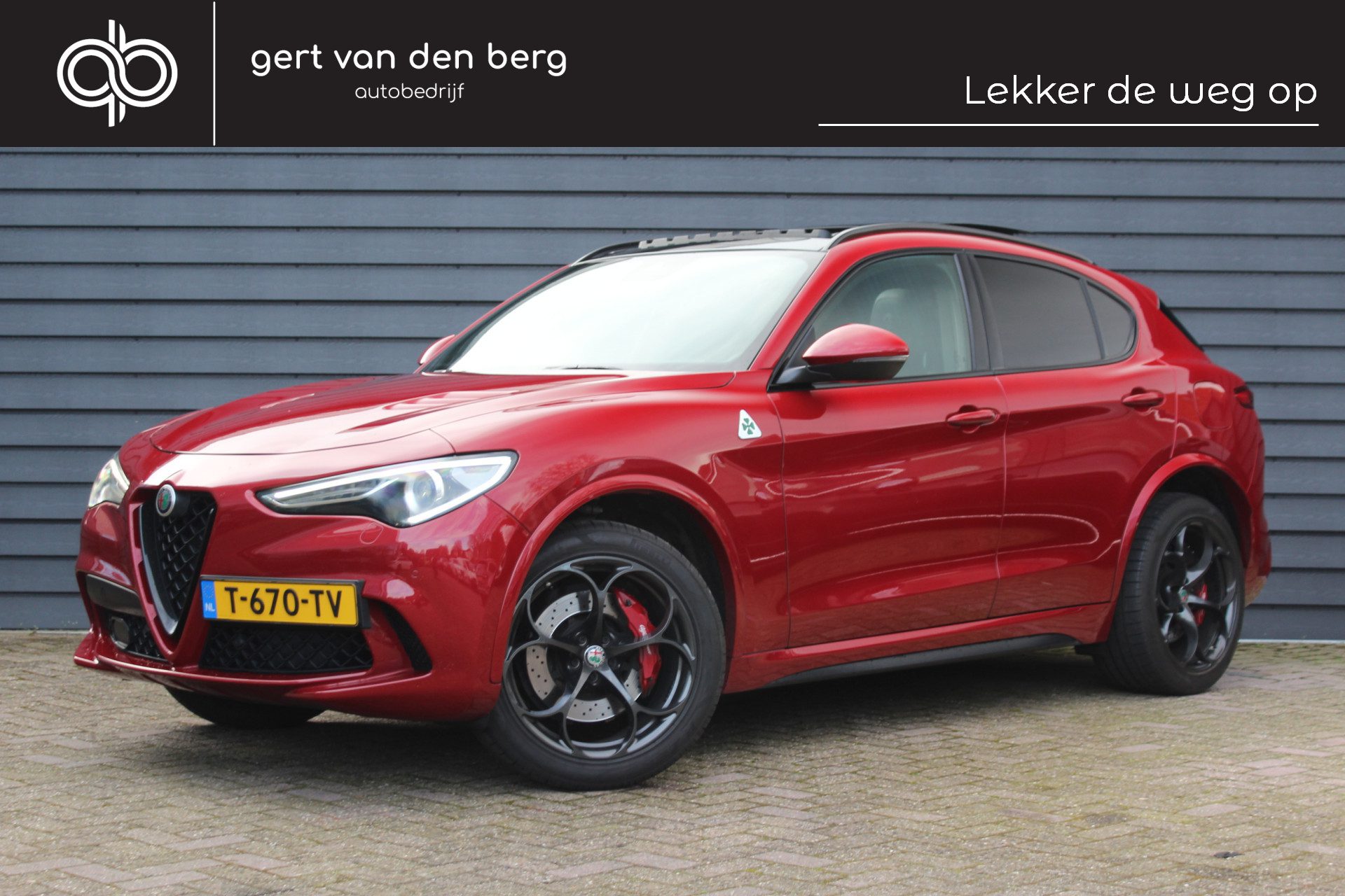 Alfa Romeo Stelvio 2.9 V6 AWD Quadrifoglio – 510 PK – PANODAK – CAMERA – KEYLESS – HALF LEDER –