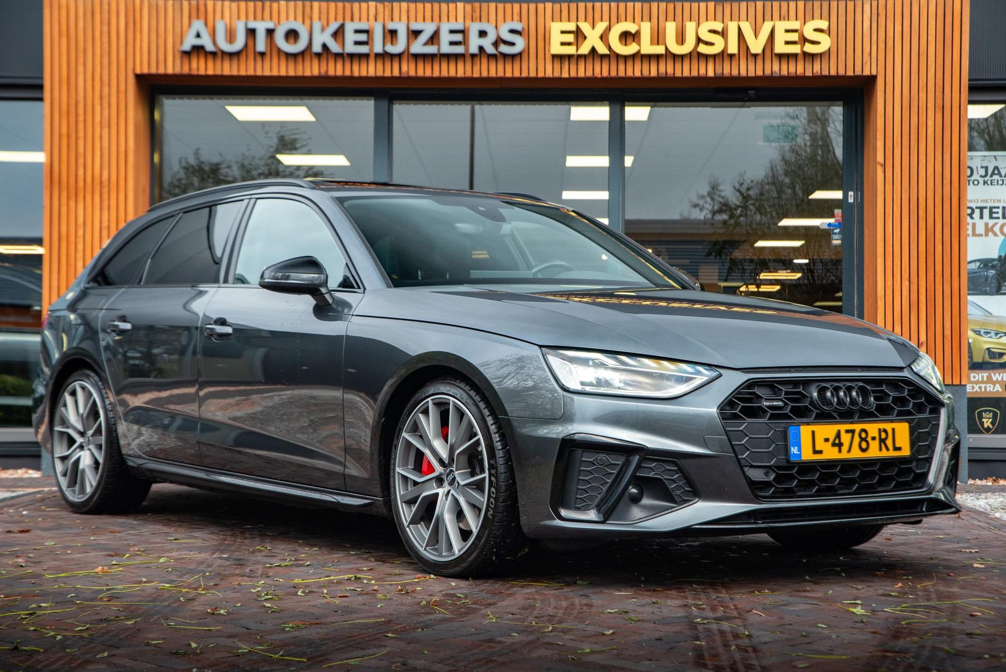 Audi A4 Avant 45 TFSI quattro edition one Panodak S Line Stoelverw. Clima Cruise 19”LM