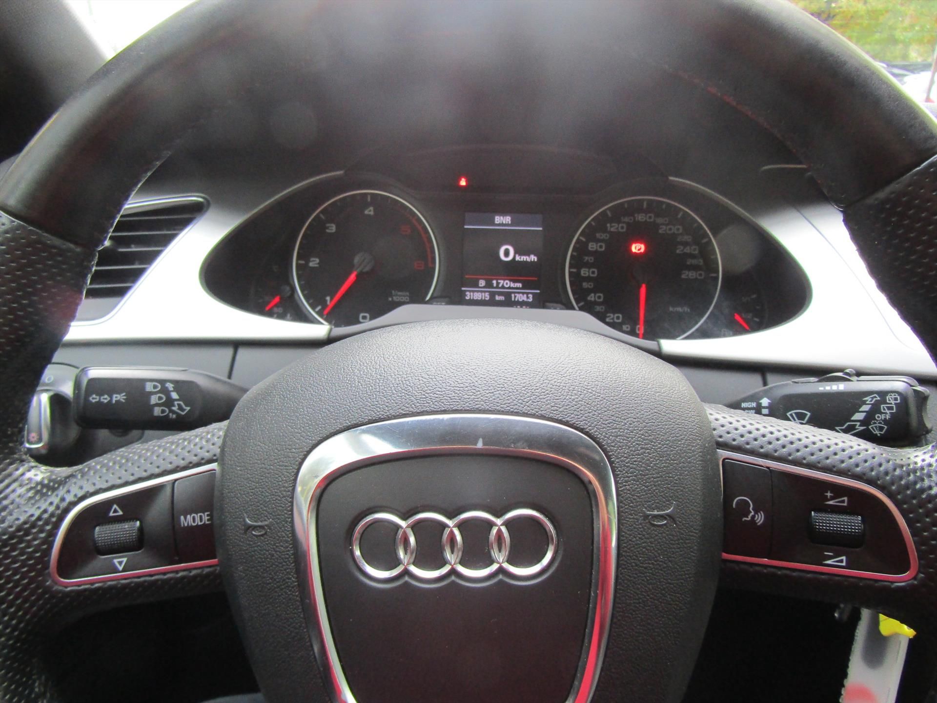 Audi A4 2.0 TDI S-LINE AVANT