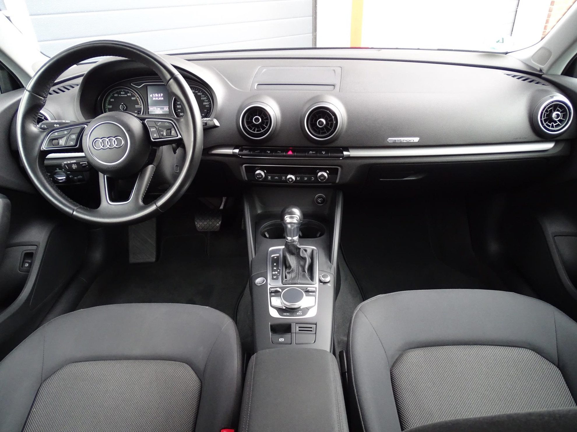 Audi A3 Sportback 1.4 e-tron  | Lane Assist | Camera | Parkeer sensoren |