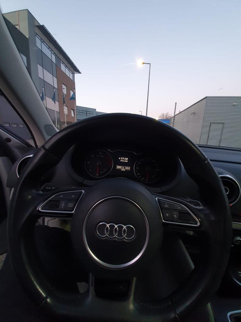 Audi A3 Limousine 1.6 TDI Attraction