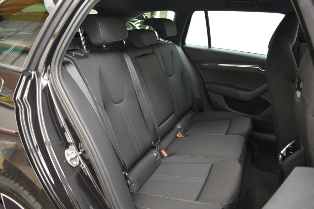 Škoda Octavia Škoda Octavia iV Sportline Trekgew 1500 kg Camera RSi Seats EL AKlep