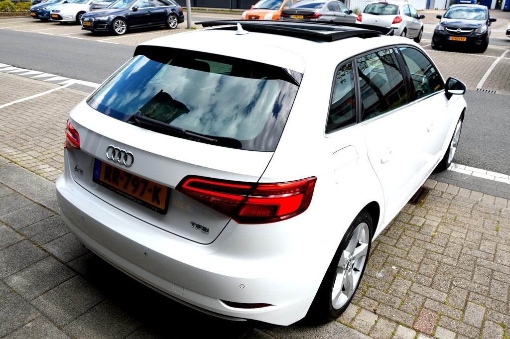 Audi A3 Sportback 1.5 TFSI CoD Sport AUT PDC/LMV17/NAVI/PANO