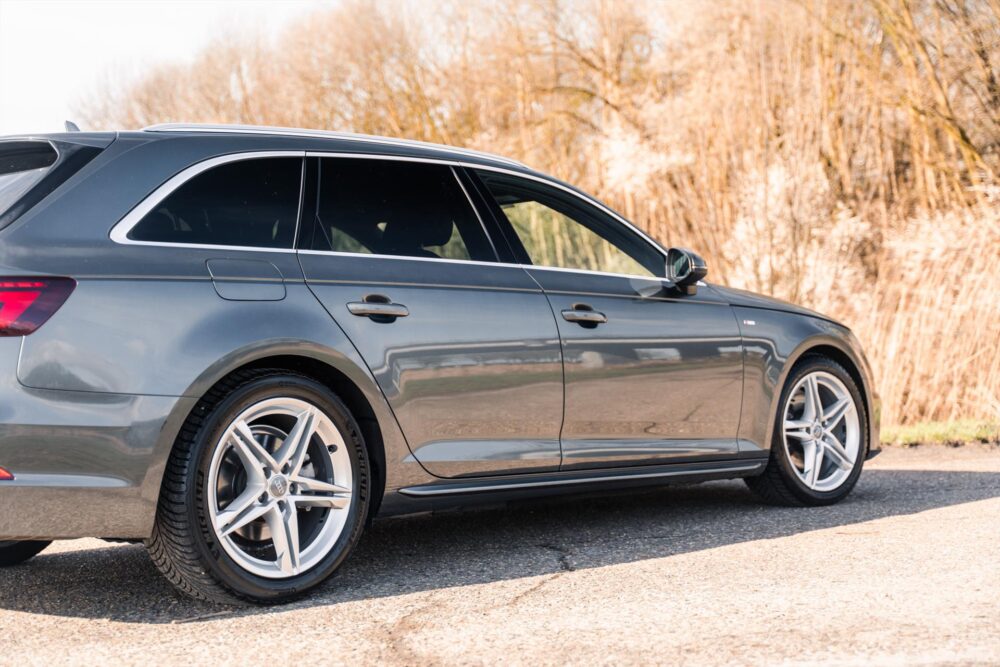 Audi A4 Avant 35 TFSI  S-LINE Edition 150pk S Tronic I Navi I Stoelverwarming I LED  I 1e eigenaar