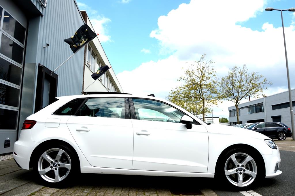 Audi A3 Sportback 1.5 TFSI CoD Sport AUT PDC/LMV17/NAVI/PANO