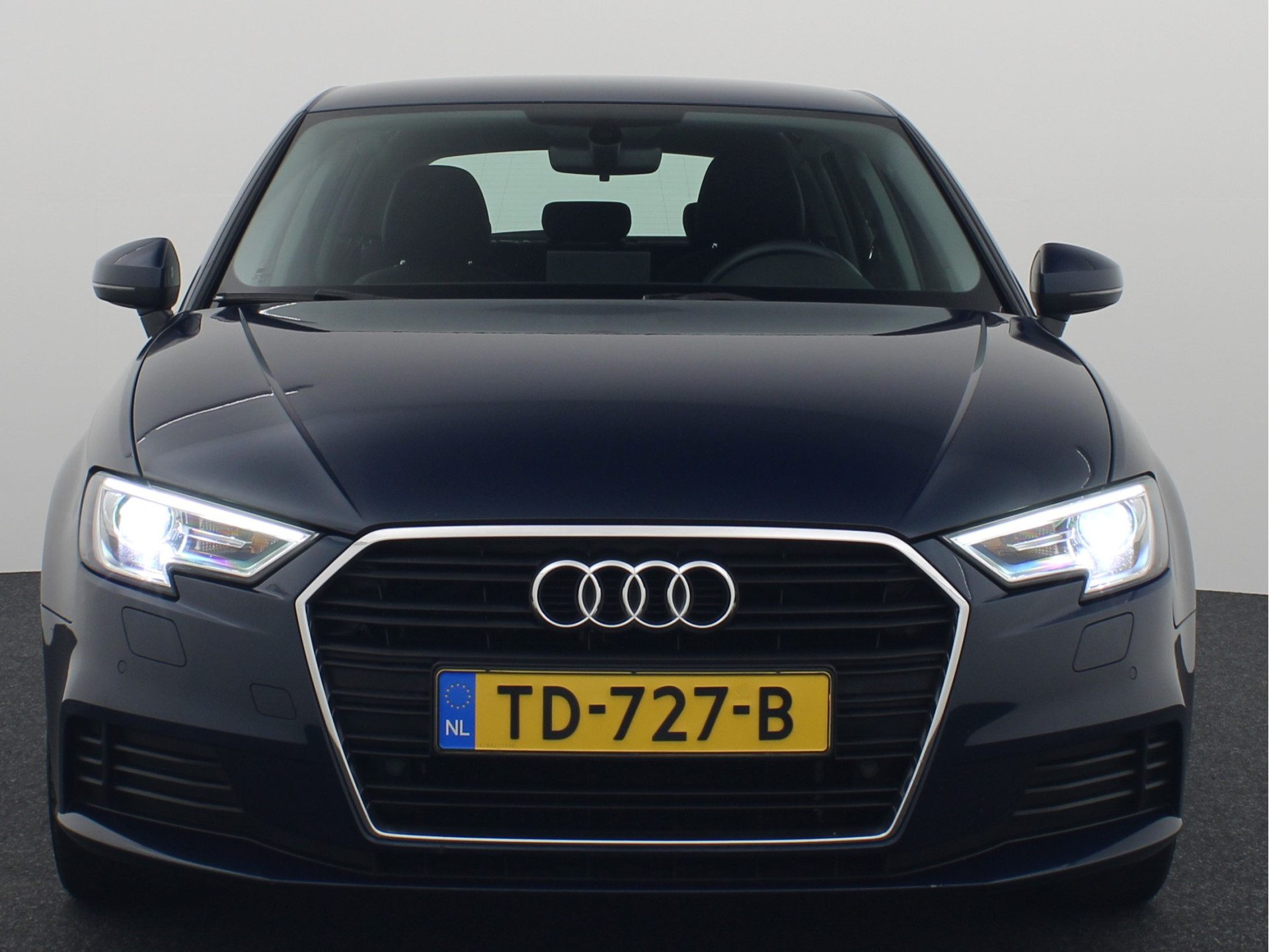 Audi A3 Sportback 1.5 TFSI CoD 150PK / AUTOMAAT / CAMERA / XENON / PDC / CRUISE / AIRCO / GR NAVI .