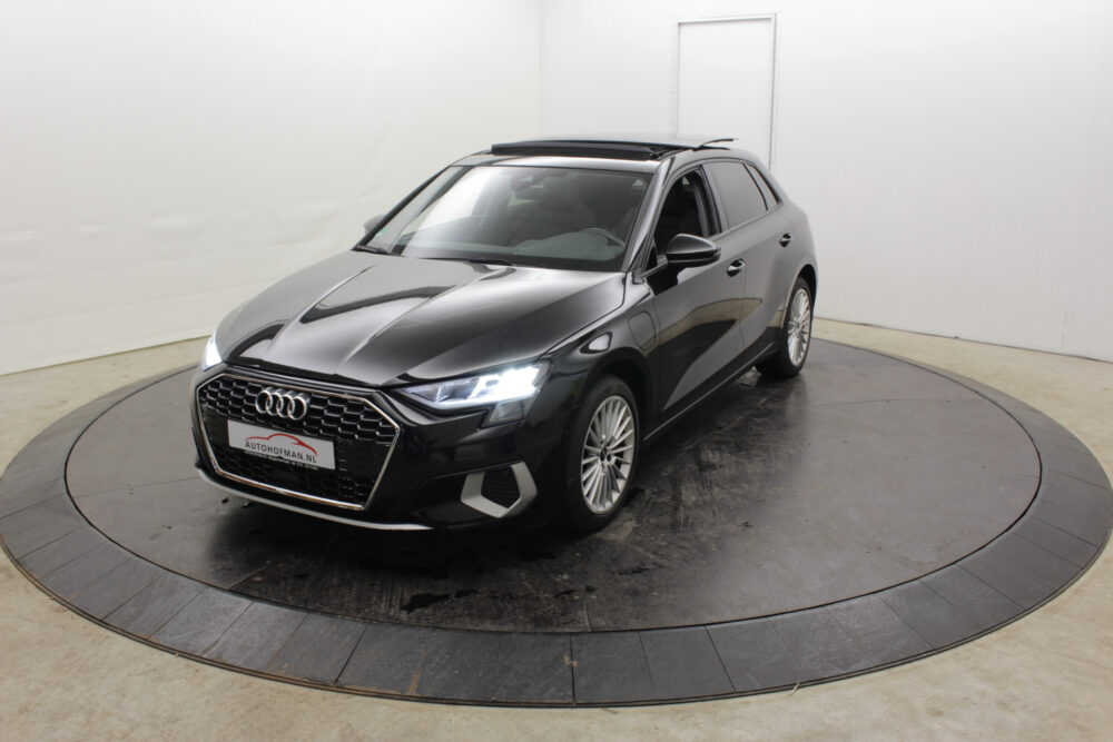 Audi A3 Sportback 40 TFSI 204 PK S-Line Seats Pano Camera EL A klep Virtual Dodeh Detec