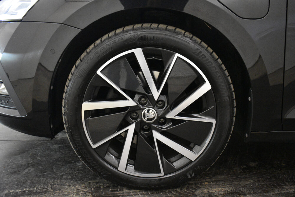 Škoda Octavia Škoda Octavia iV Sportline Trekgew 1500 kg Camera RSi Seats EL AKlep