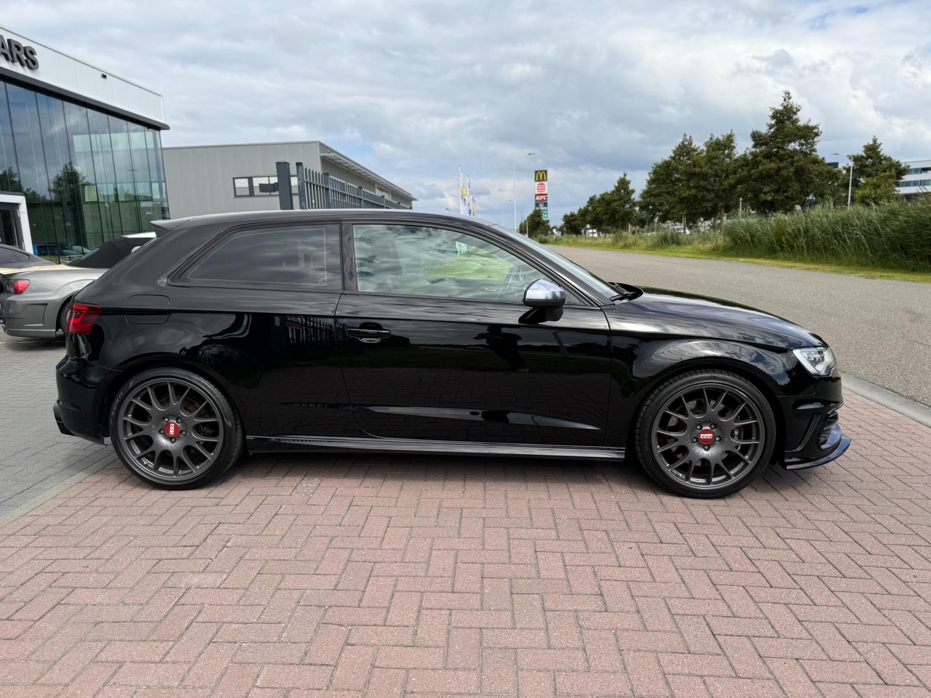 Audi A3 2.0 TFSI S3 Quattro Sportback DSG 350PK BBS