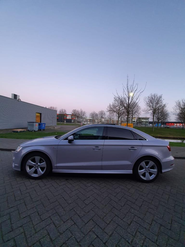 Audi A3 Limousine 1.6 TDI Attraction