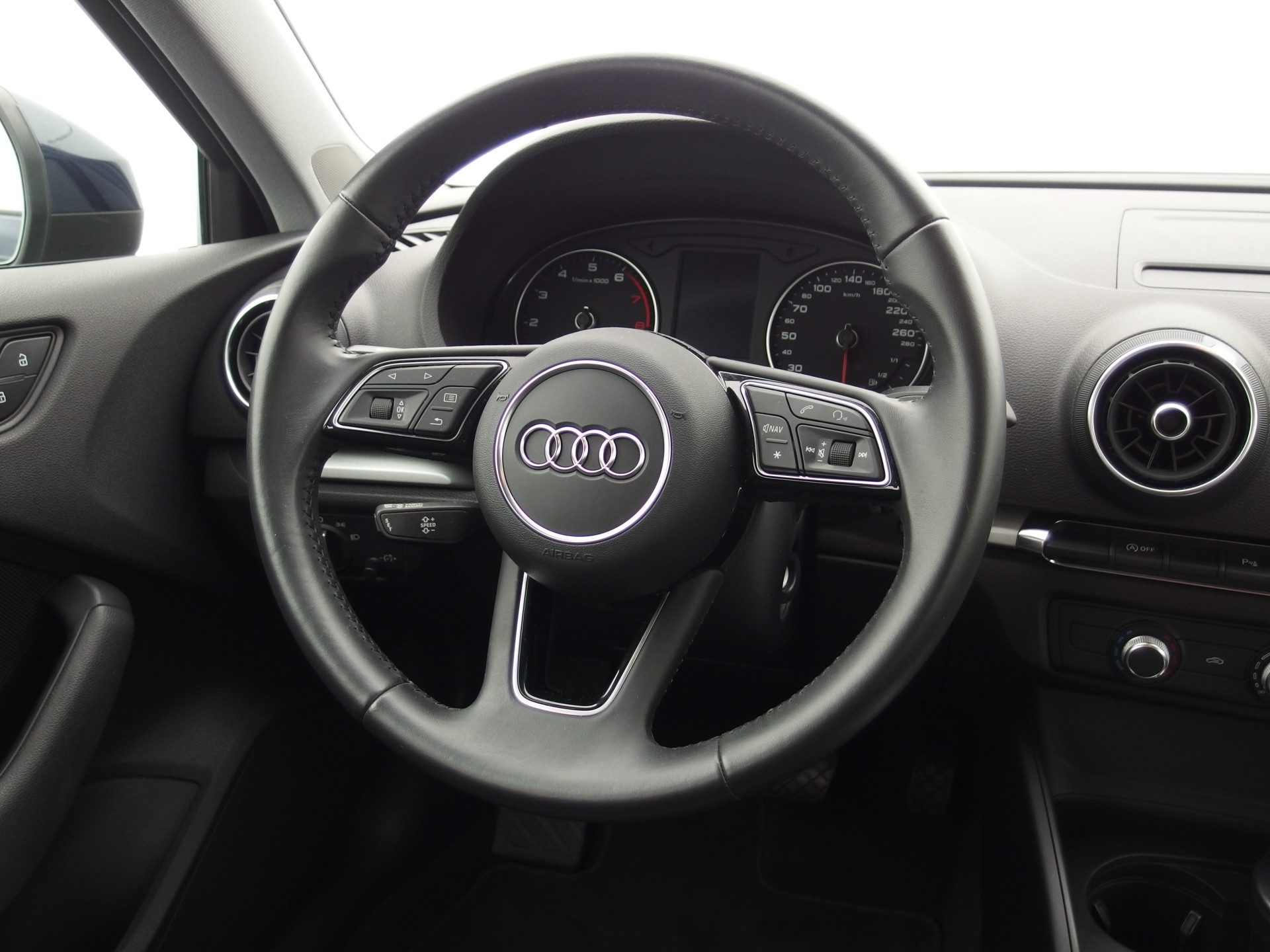 Audi A3 Sportback 1.5 TFSI CoD 150PK / AUTOMAAT / CAMERA / XENON / PDC / CRUISE / AIRCO / GR NAVI .