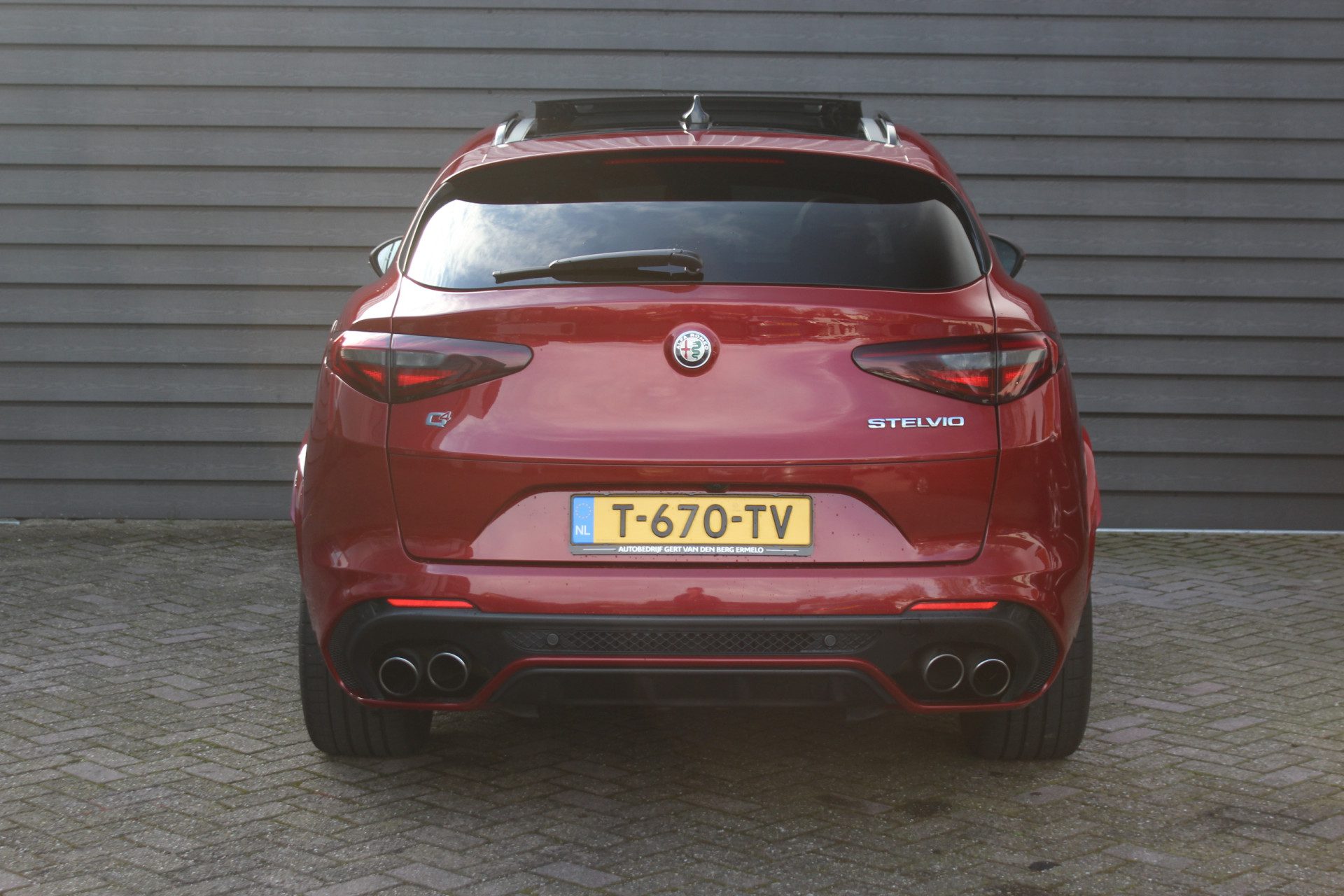 Alfa Romeo Stelvio 2.9 V6 AWD Quadrifoglio – 510 PK – PANODAK – CAMERA – KEYLESS – HALF LEDER –