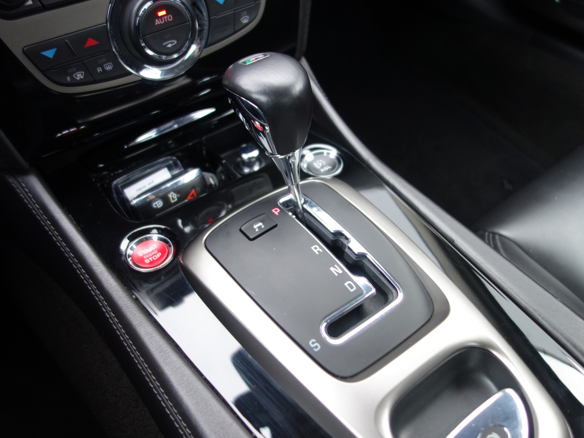 Jaguar XK Jaguar XKR 4.2 V8 417PK Coupé Orig.NL Topstaat! Voll Onderhouden SUPERCHARGED