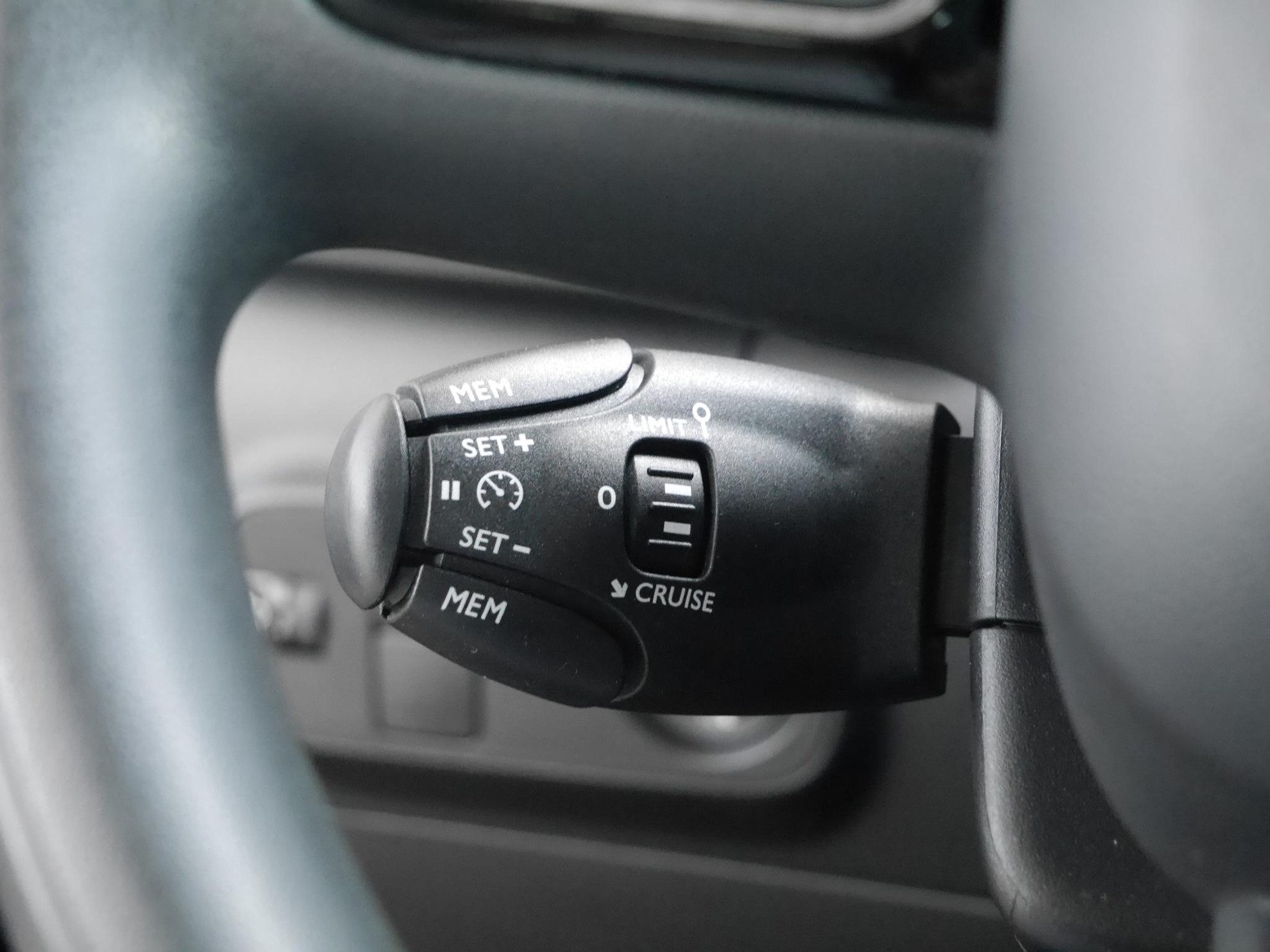 Citroen C3 Feel Edition | Trekhaak | Navigatie |  Parkeersensoren (achter) | Climate Control | Cruise Control | DAB | Citroen Connect | LED |