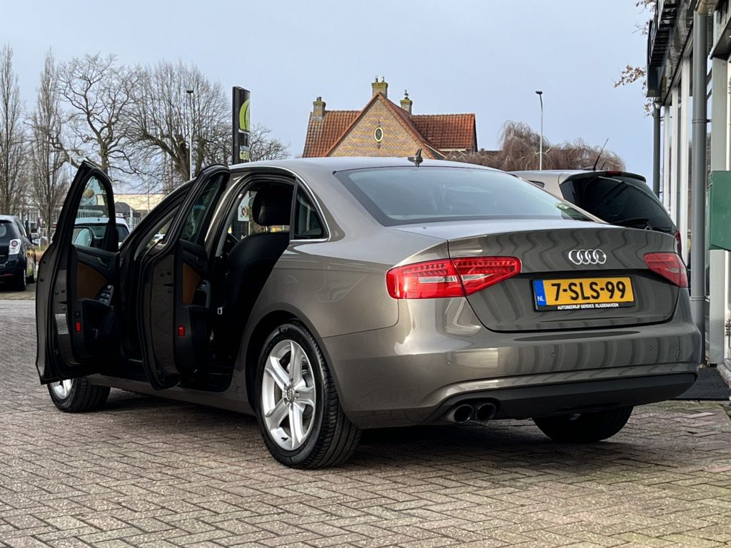 Audi A4 Limousine 1.8 TFSI Edition. | AUTOMAAT | LEER | XENON | TREKHAAK |