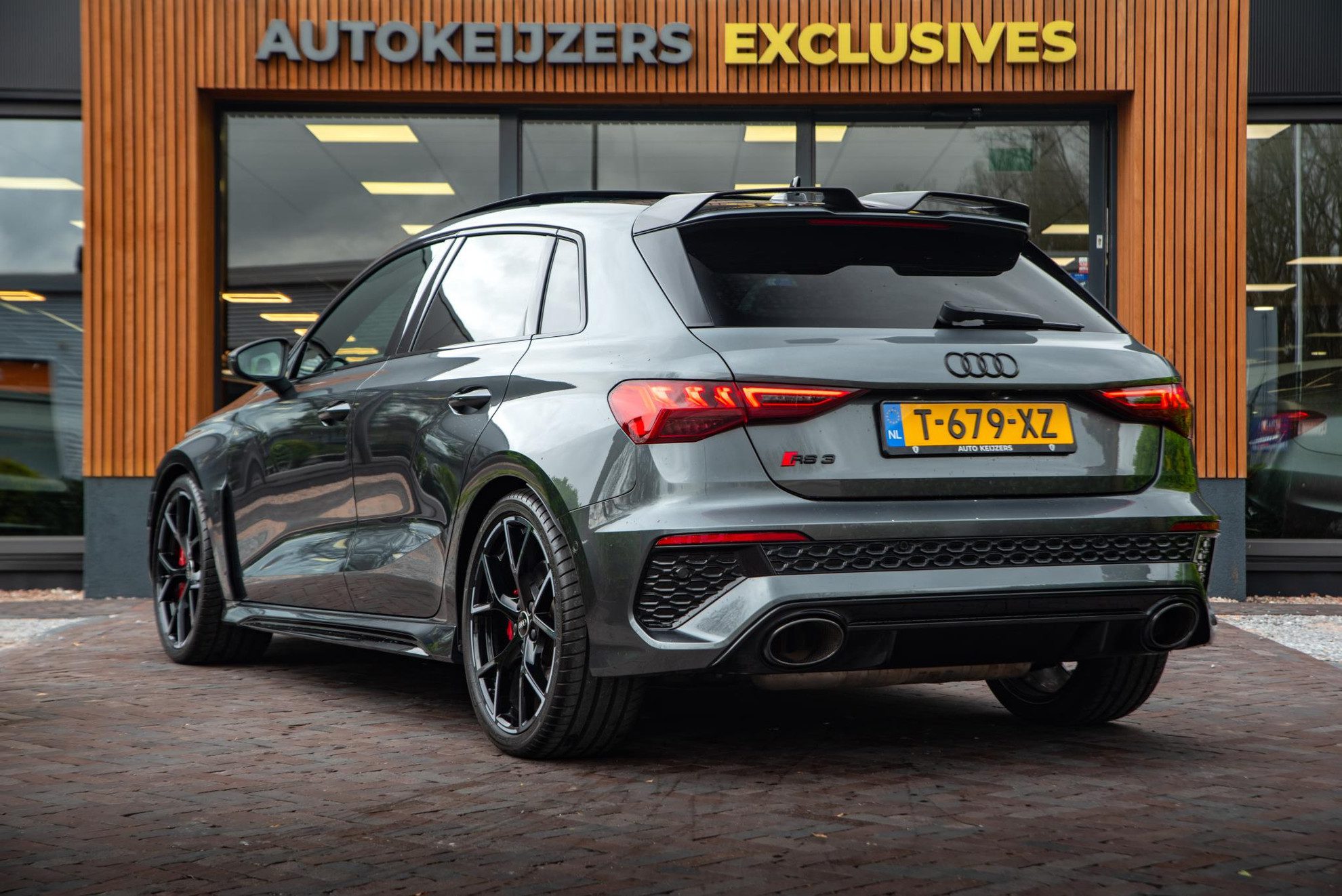 Audi A3 Sportback 2.5 TFSI RS 3 quattro Performance keramische Rem Panodak B&O Ambient Leer ACC Camera