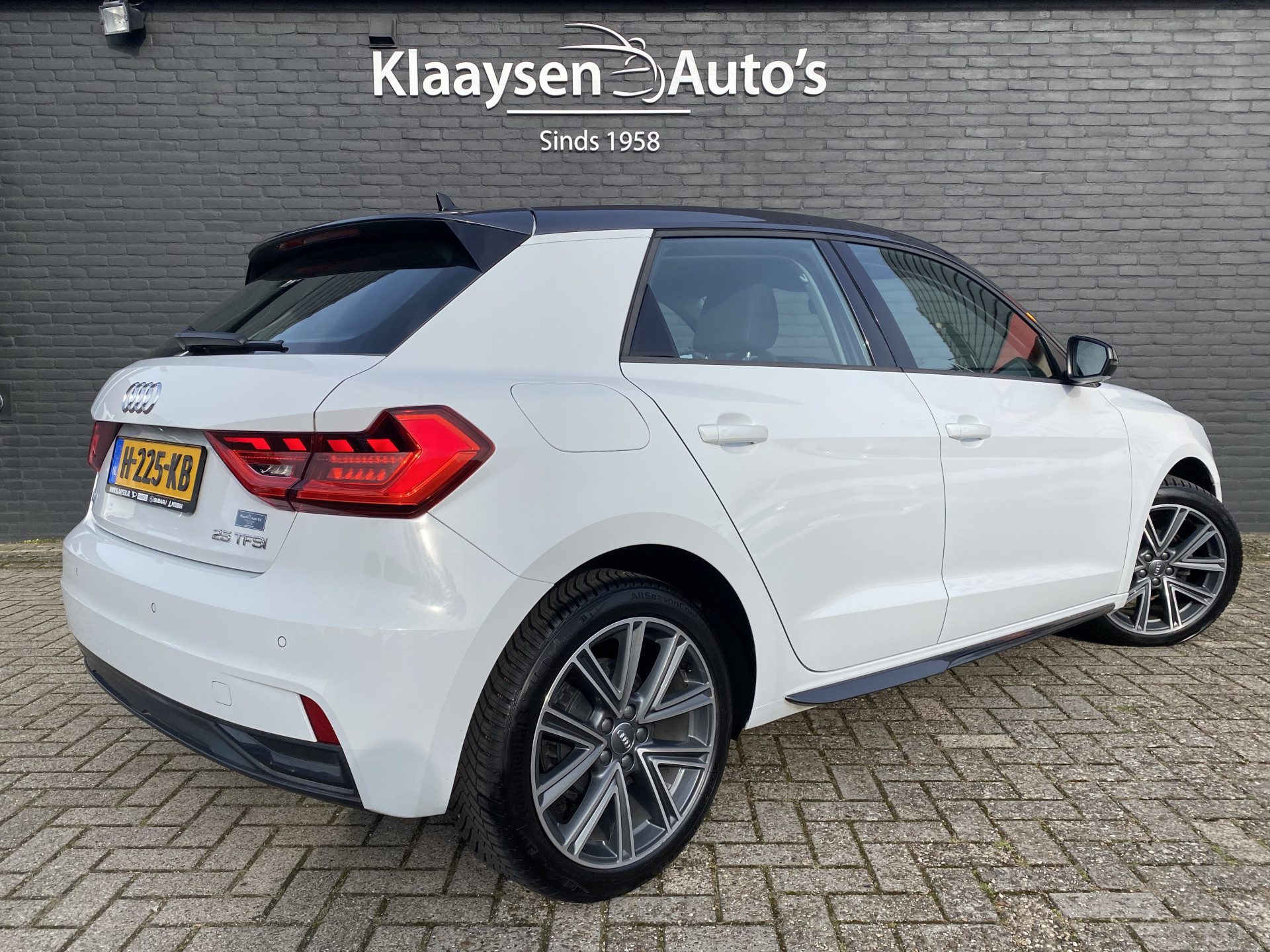 Audi A1 Sportback 25 TFSI Epic AUT. | 1e eigenaar | dealer onderhouden | apple carplay/android | two tone kleur | climate control