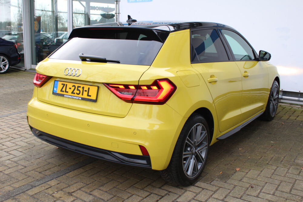 Audi A1 Sportback 25 TFSI epic | Incl. 1 jaar Garantie | 1e Eigenaar | Navi via CarPlay | Parkeersensoren V+A | Apple CarPlay/Android auto | Getinte ramen | 17 Inch LMV | Origineel NL auto |