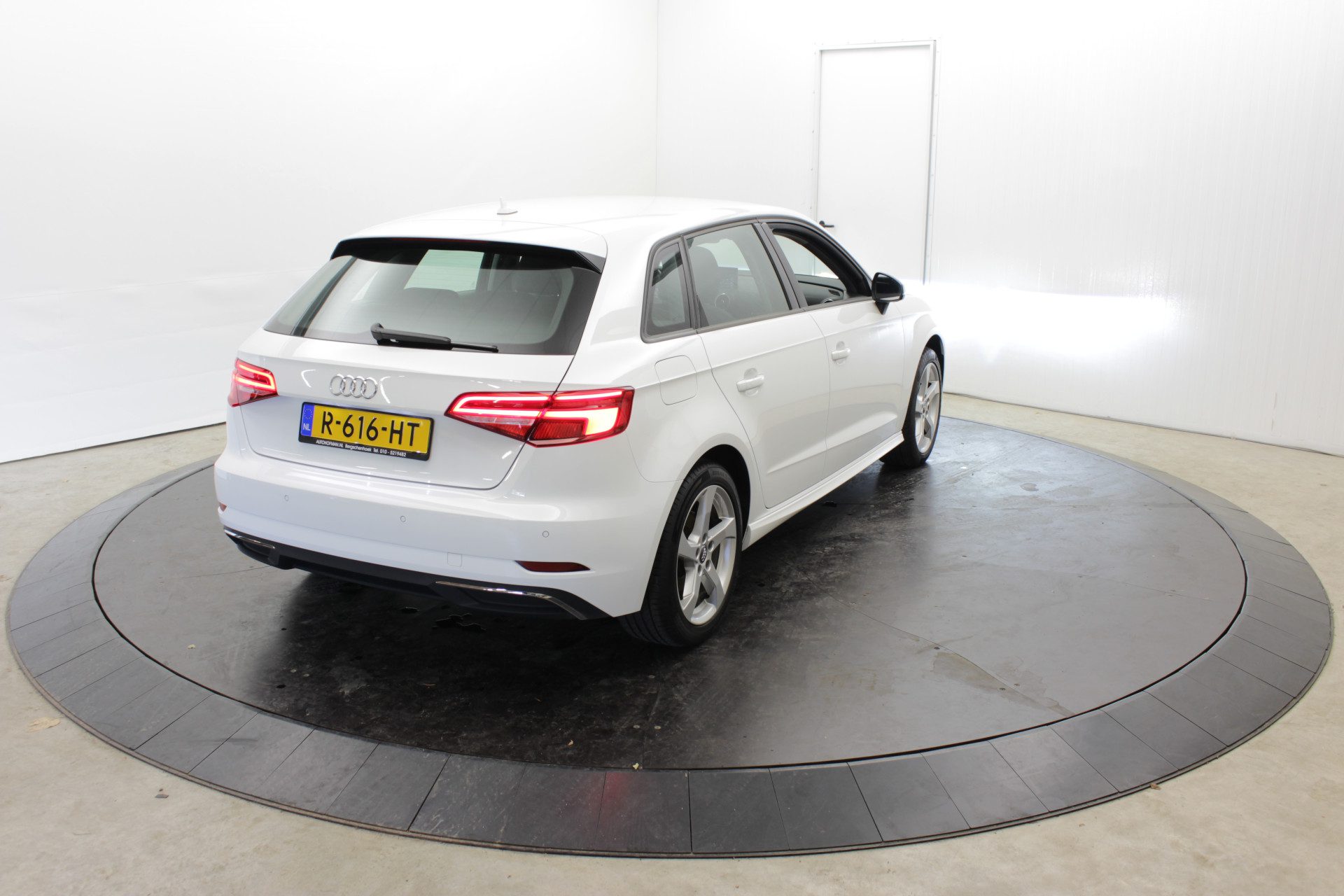 Audi A3 Sportback 1.4 e-tron Sport inclusief winterset PDC Stoelv. Clima