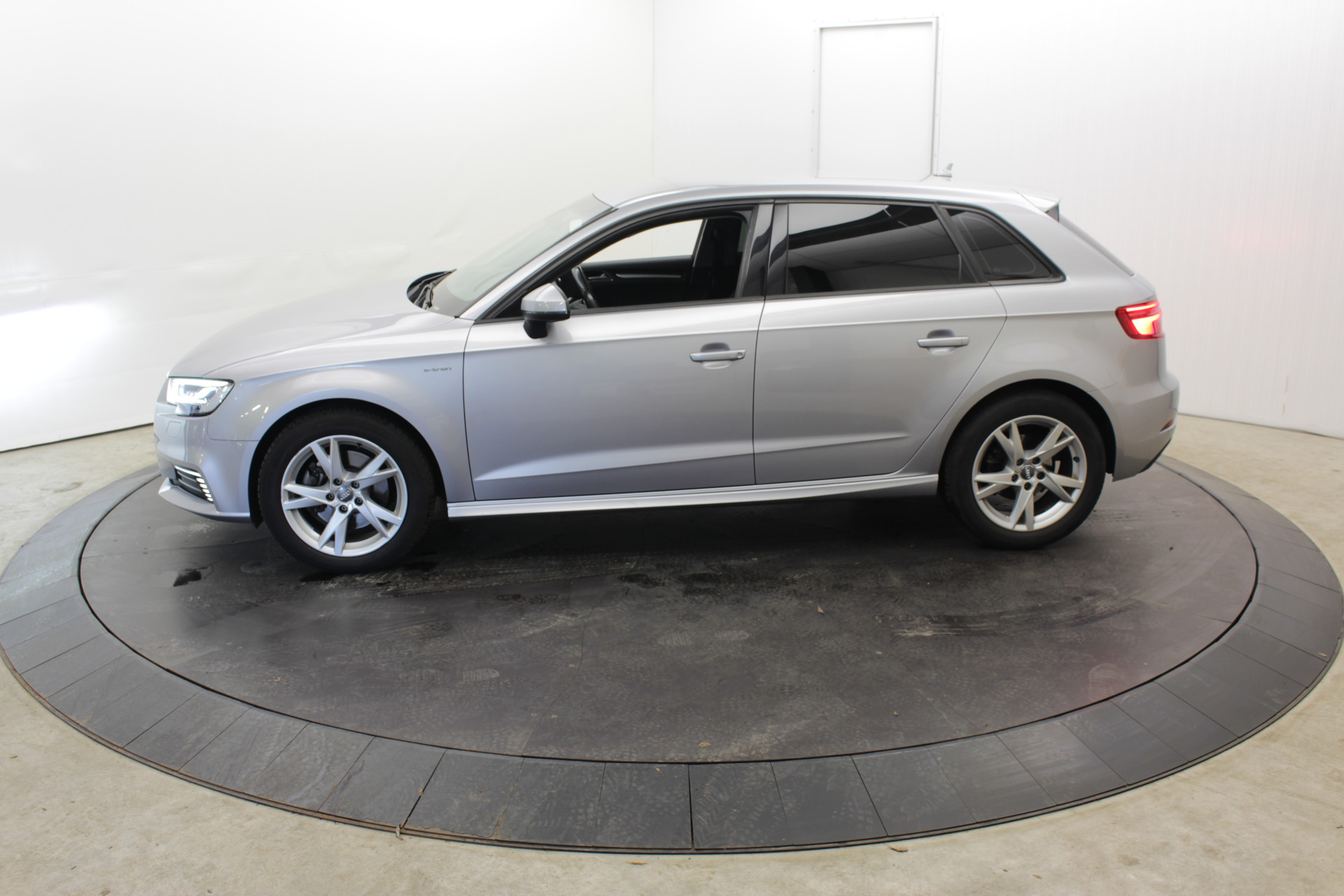 Audi A3 Sportback 1.4 e-tron Sport Cruise PDC Navi Stoelver.