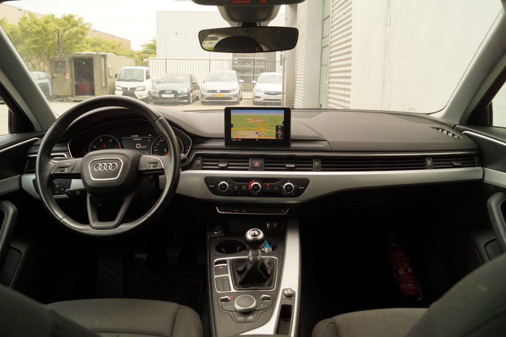 Audi A4 Avant 2.0 TDI Pro Line -LED-NAVI-ECC-PDC-