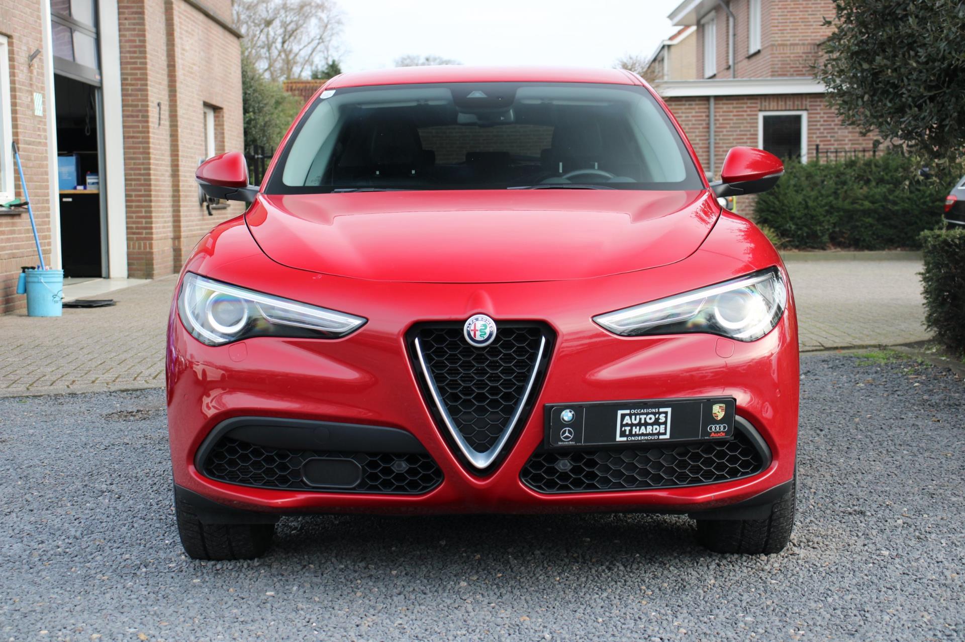 Alfa Romeo Stelvio 2.0 T AWD 280 PK Aut. Camera Trekhaak Leder 18”