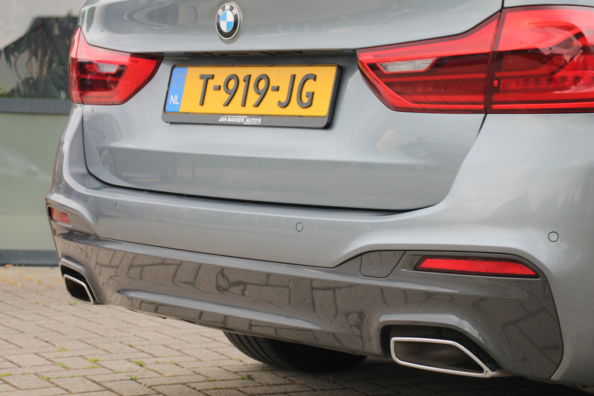 BMW 5 Serie Touring 520i 240PK M-Sport ✅ CarPlay ✅ M-Pakket ✅ Leer ✅ Stoelverw. ✅ Trekhaak