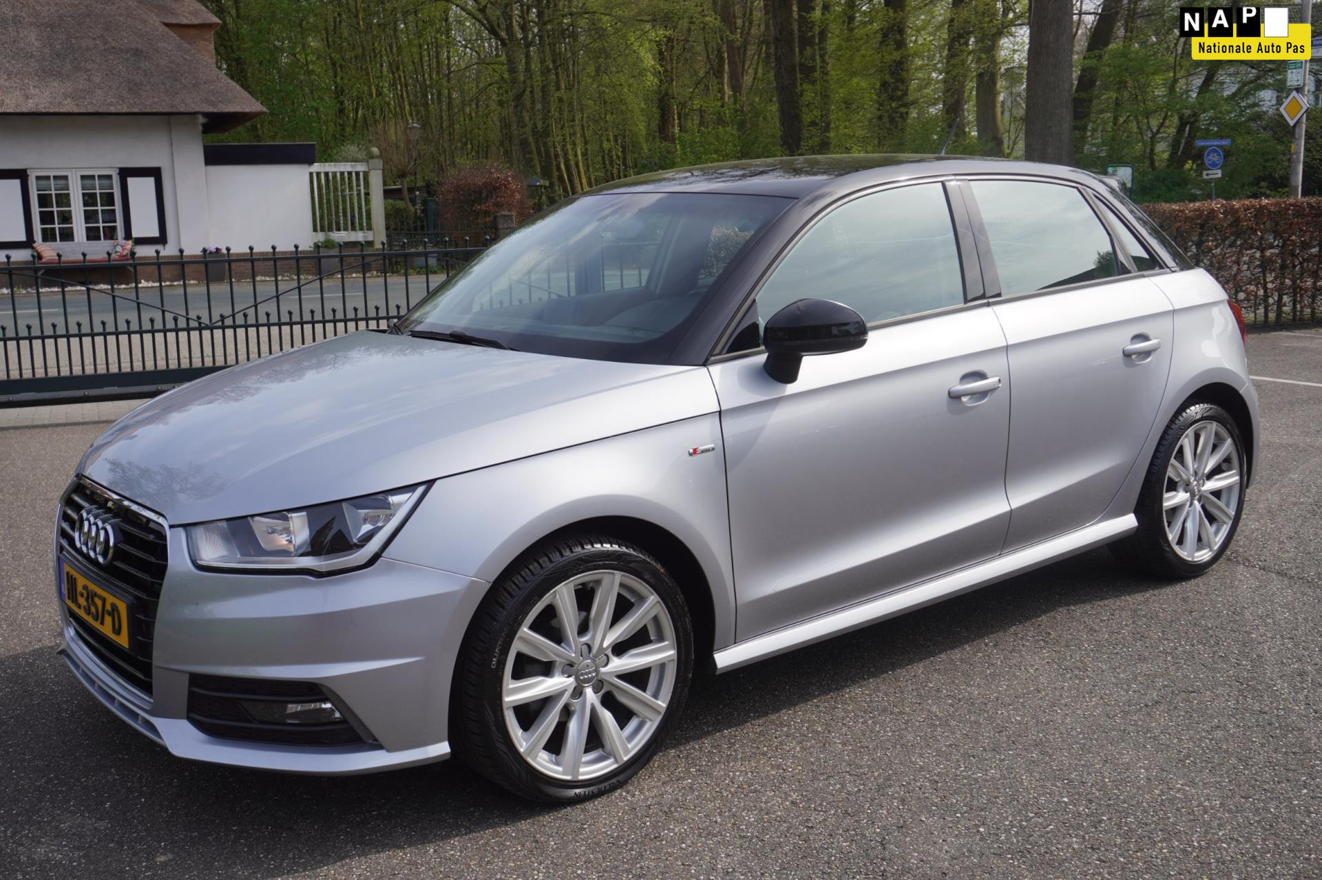 Audi A1 Sportback 1.0 TFSI 5 Drs S-Line Navi 17 Lm