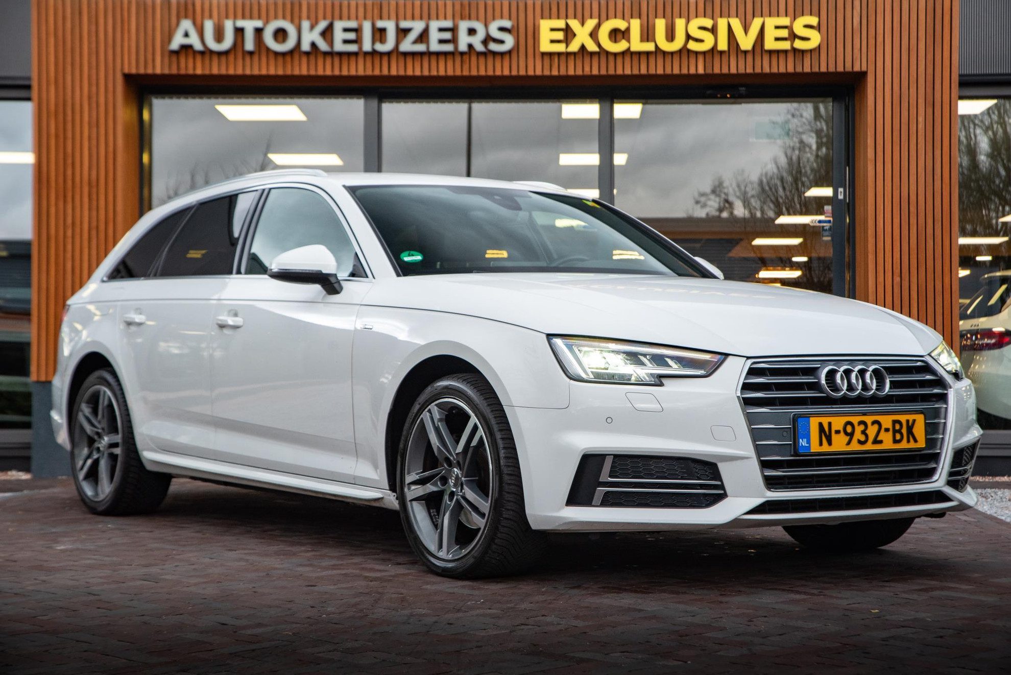 Audi A4 Avant 2.0 TFSI g-tron Design S Line B&O Matrix LED Stoelverw. Clima Cruise 18”LM