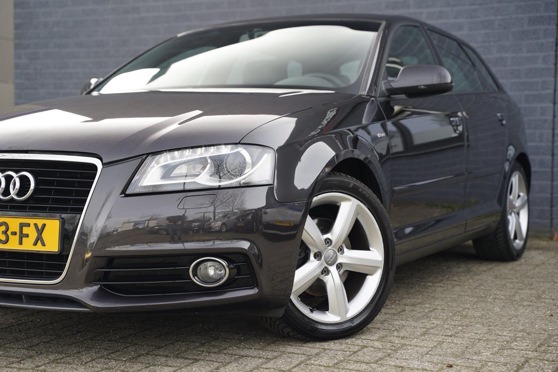 Audi A3 Sportback 1.2 TFSI 2x S-line, Sportstoelen, Pdc