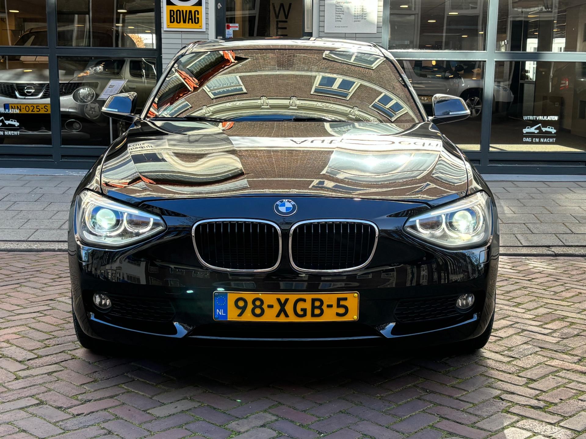 BMW 1-serie 116d Business+ | AIRCO | NAVIGATIE | LMV | XENON | SPORTSTOELEN |