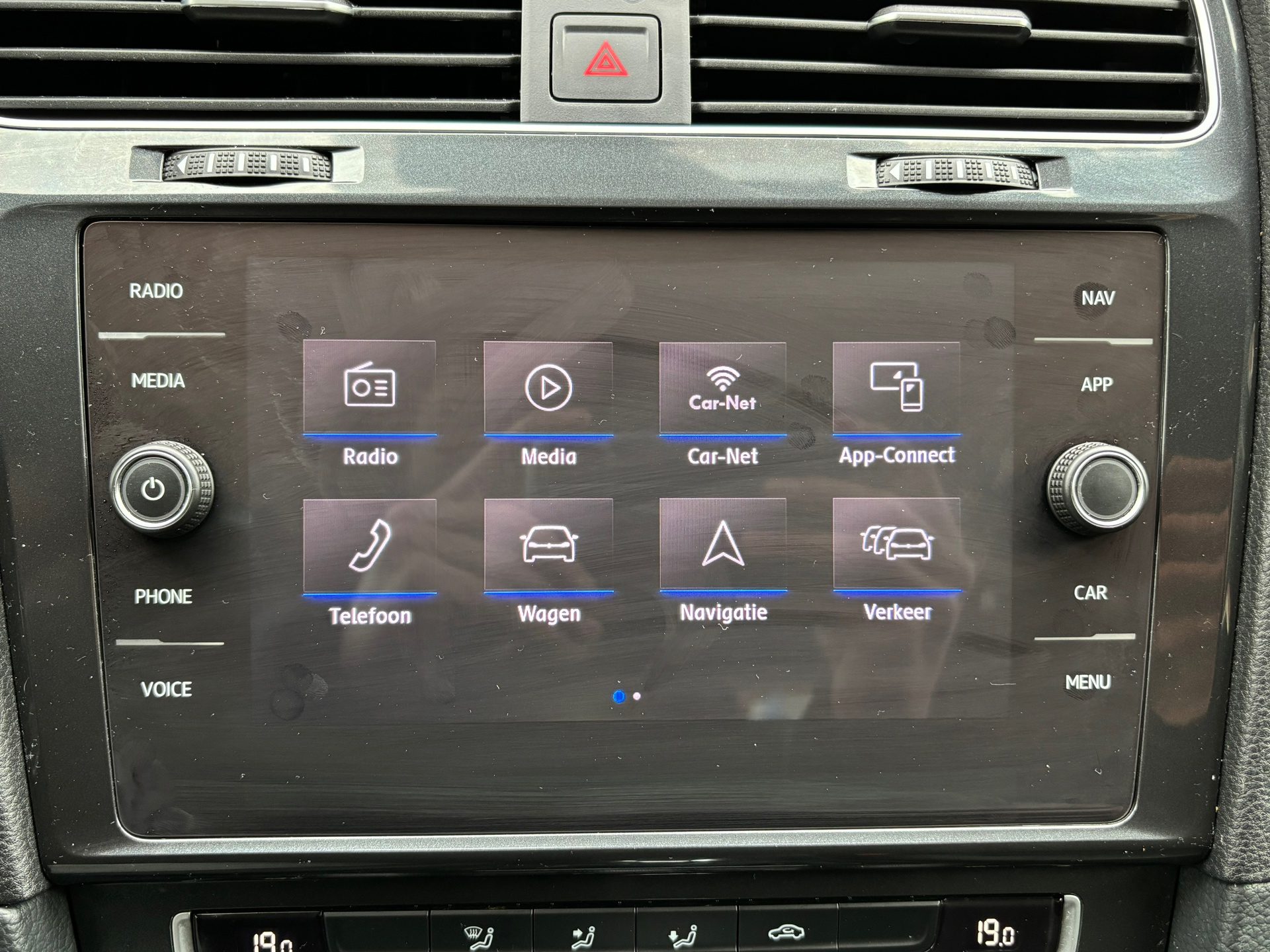 Volkswagen E-Golf | AUTOMAAT | NAVIGATIE | LED | ADAPT CRUISE CONTROL | WARMTEPOMP | LMV 17 | EERSTE EIGENAAR |