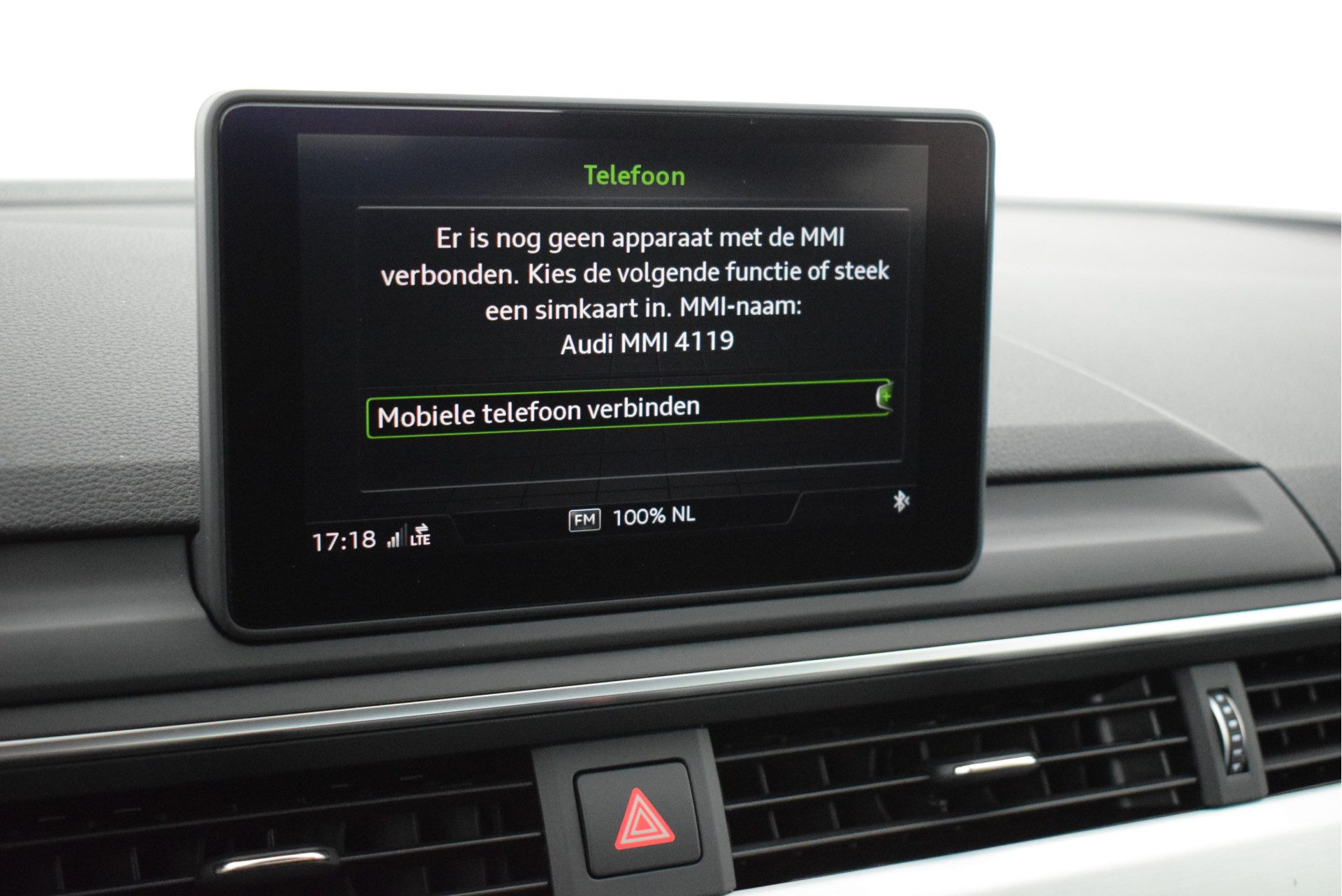 Audi A4 Limousine 40 TDI 190pk S-Tronic quattro 2x S-Line Stoelverwarming Led Navigatie