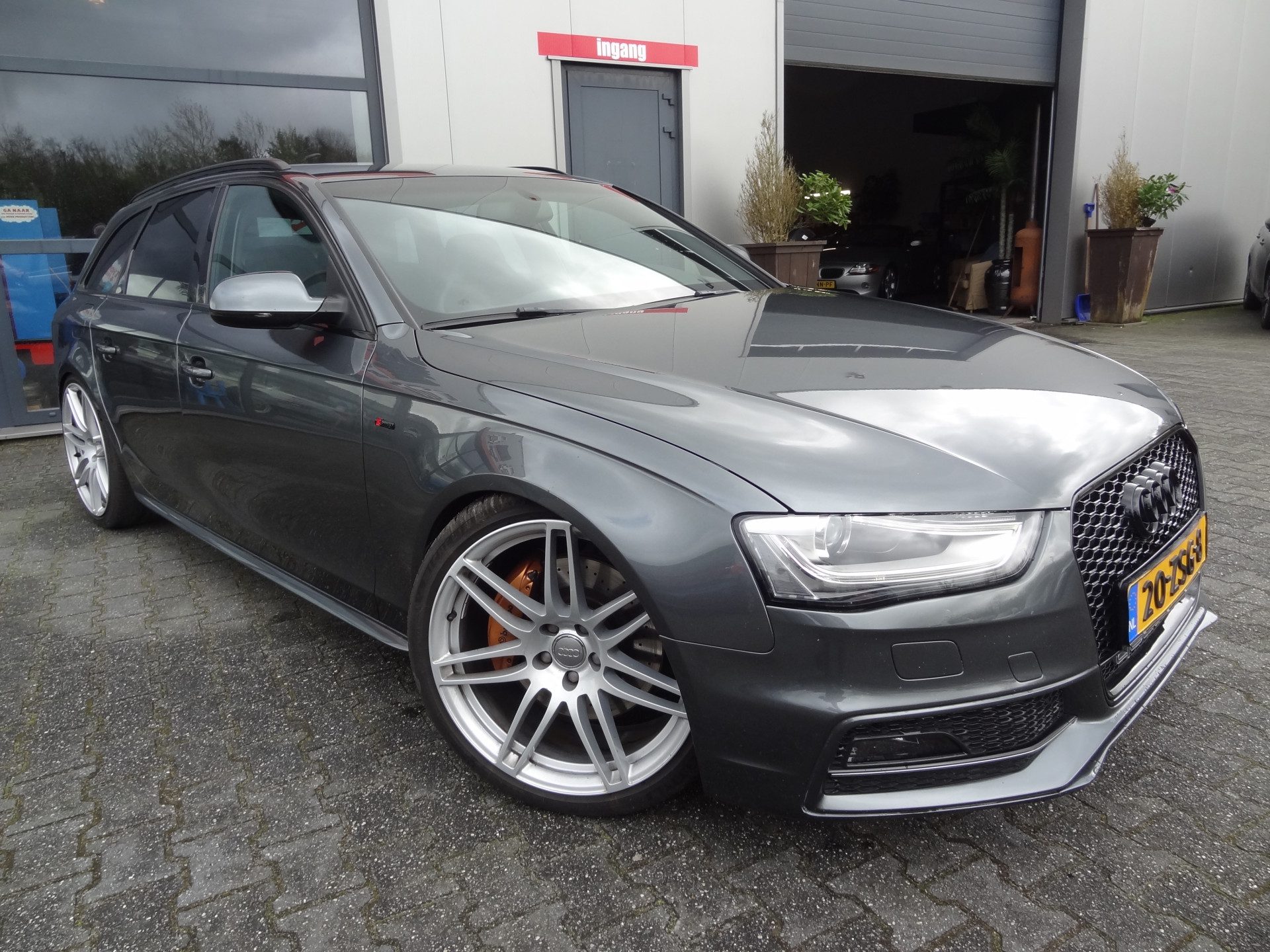 Audi A4 Avant 1.8 TFSI quattro S Edition |NL-Auto |Leder |Pano|Tuning vvt 320pk/485Nm|Cruise |Trekhaak (afneembaar)