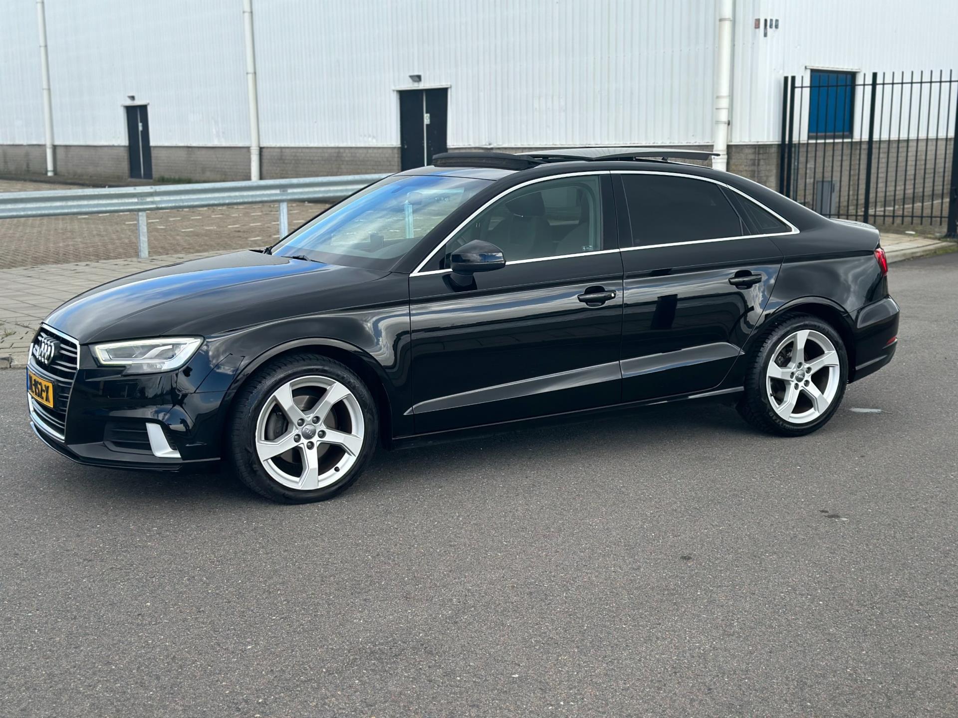 Audi A3 Limousine 30 TFSI Sport Lease Edition