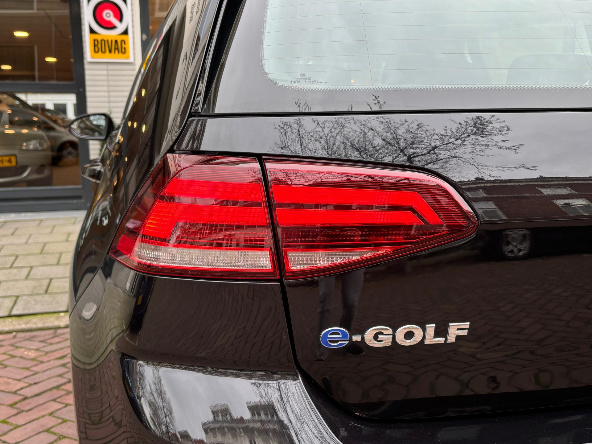 Volkswagen E-Golf | AUTOMAAT | NAVIGATIE | LED | ADAPT CRUISE CONTROL | WARMTEPOMP | LMV 17 | EERSTE EIGENAAR |