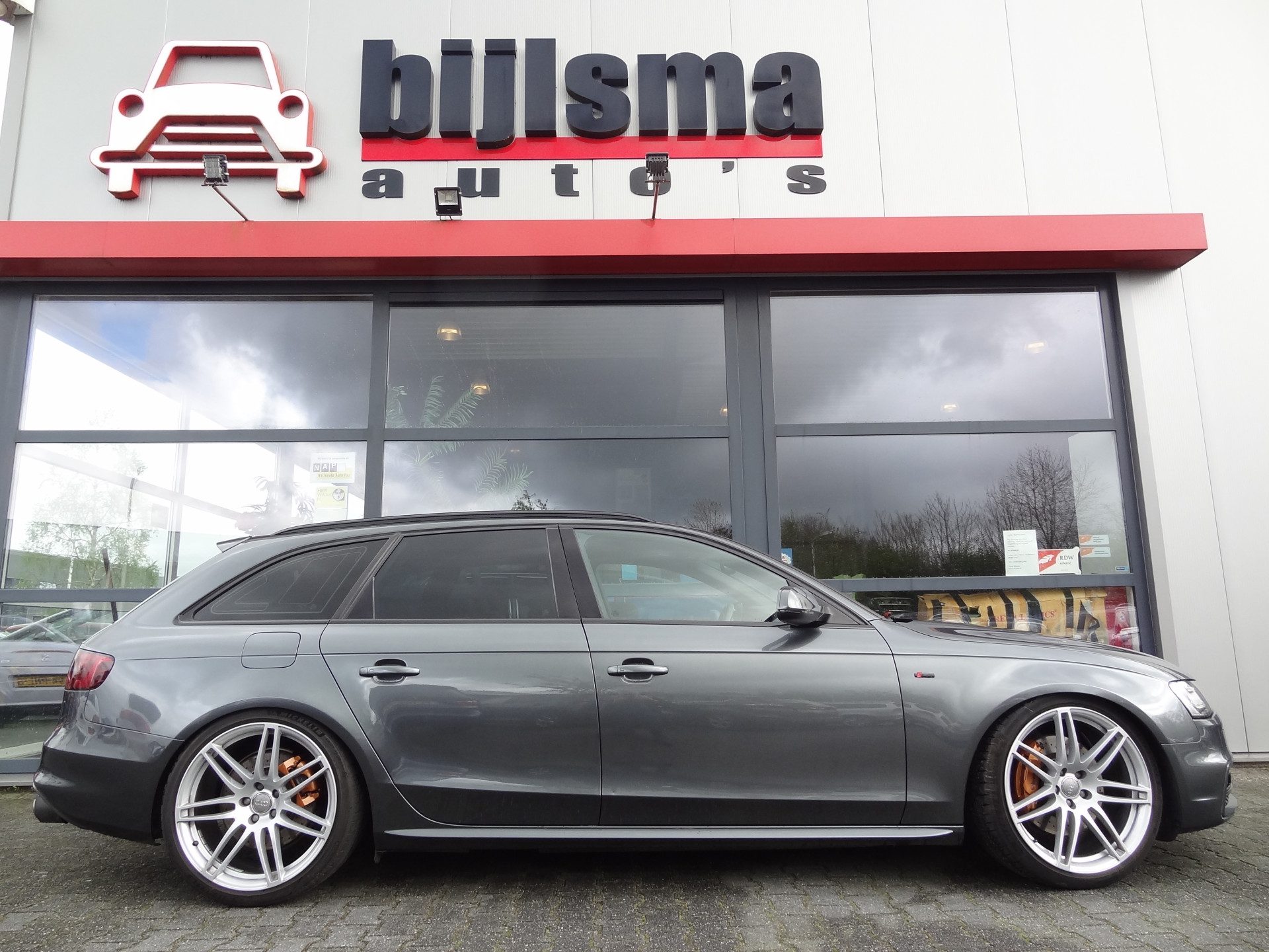 Audi A4 Avant 1.8 TFSI quattro S Edition |NL-Auto |Leder |Pano|Tuning vvt 320pk/485Nm|Cruise |Trekhaak (afneembaar)