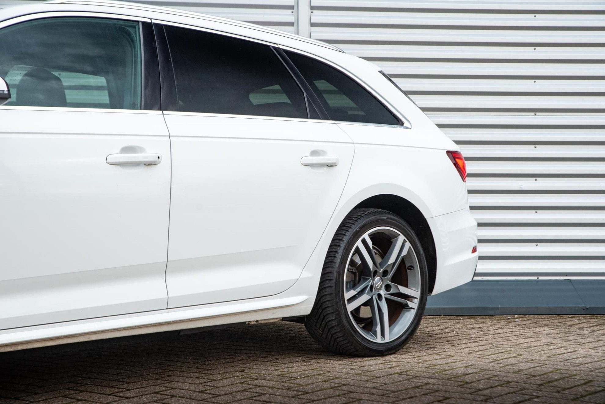 Audi A4 Avant 2.0 TFSI g-tron Design S Line B&O Matrix LED Stoelverw. Clima Cruise 18”LM