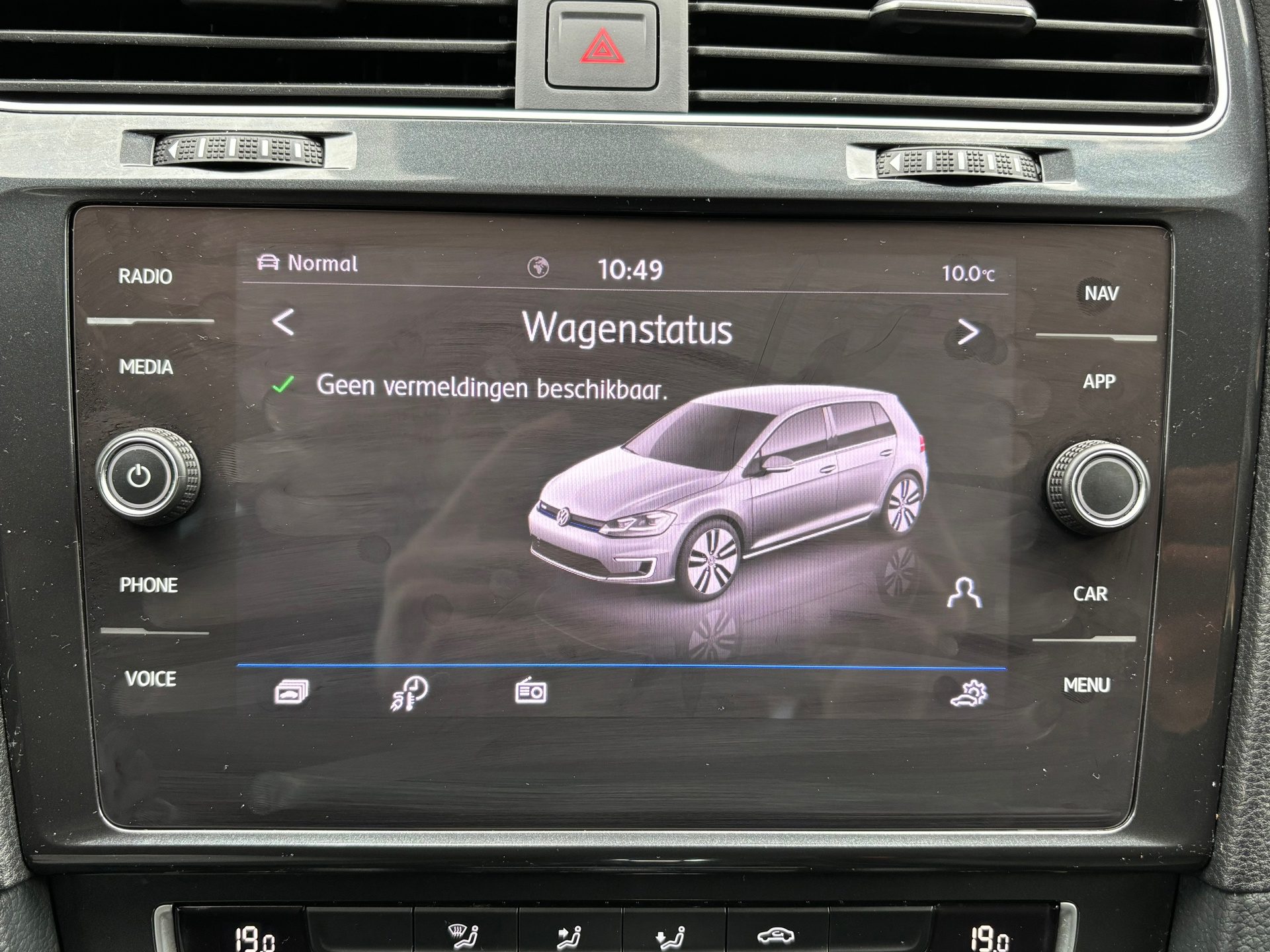 Volkswagen E-Golf | AUTOMAAT | NAVIGATIE | LED | ADAPT CRUISE CONTROL | WARMTEPOMP | LMV 17 | EERSTE EIGENAAR |